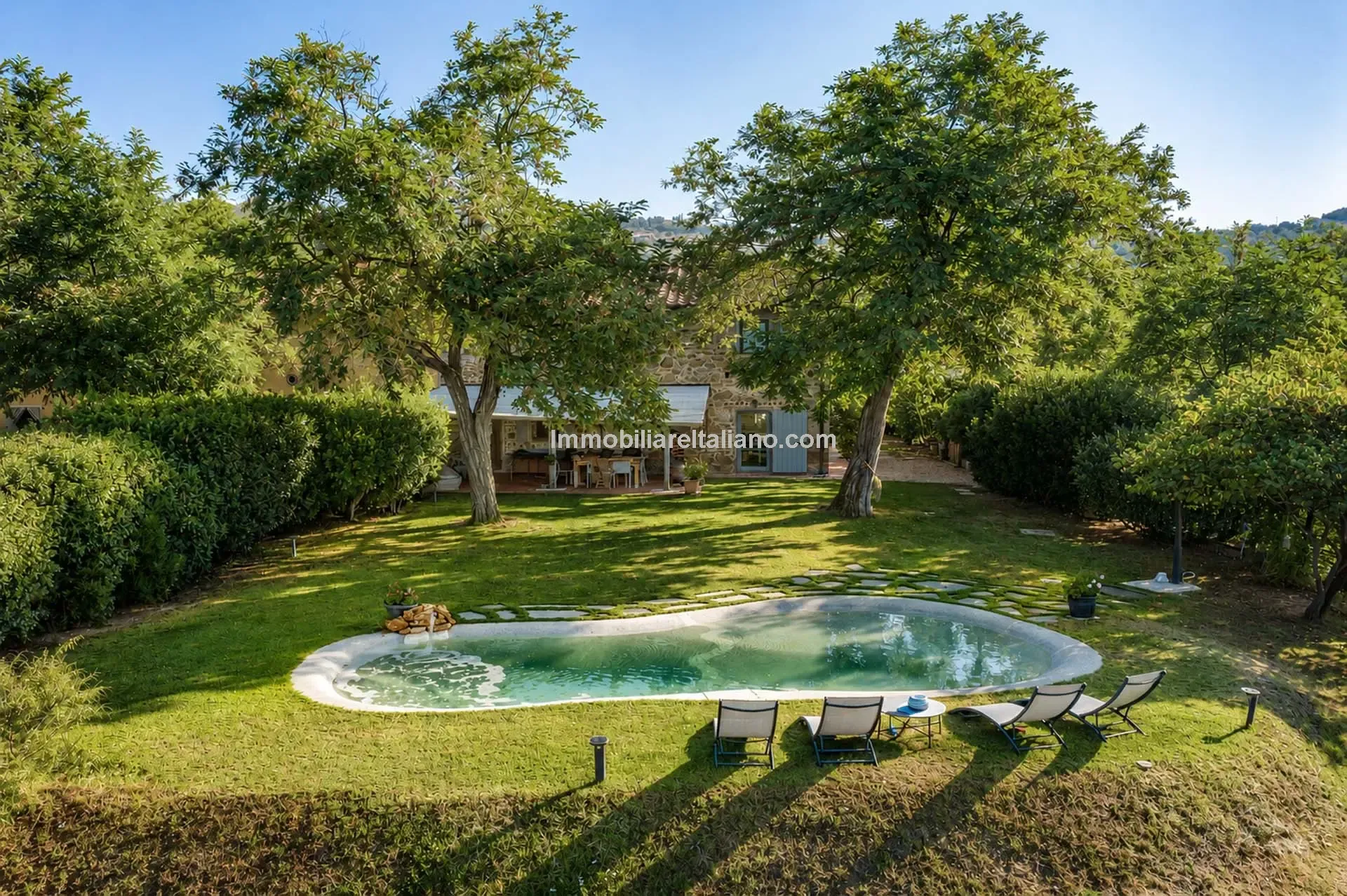 Tuscan Farmhouse with Pool and Olive Grove near Historical Vinci - Image 4