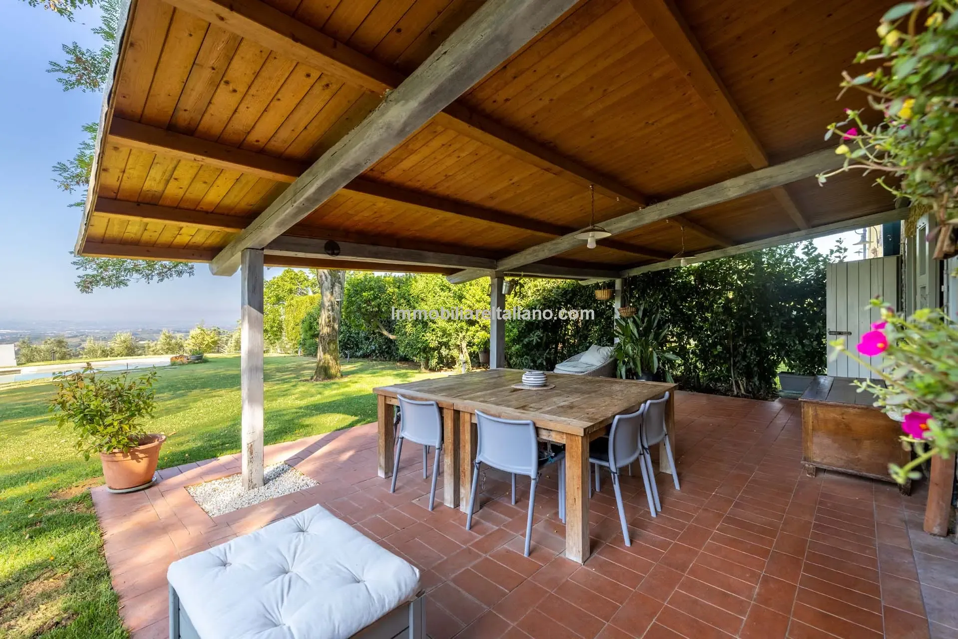 Tuscan Farmhouse with Pool and Olive Grove near Historical Vinci - View image 10 of 44