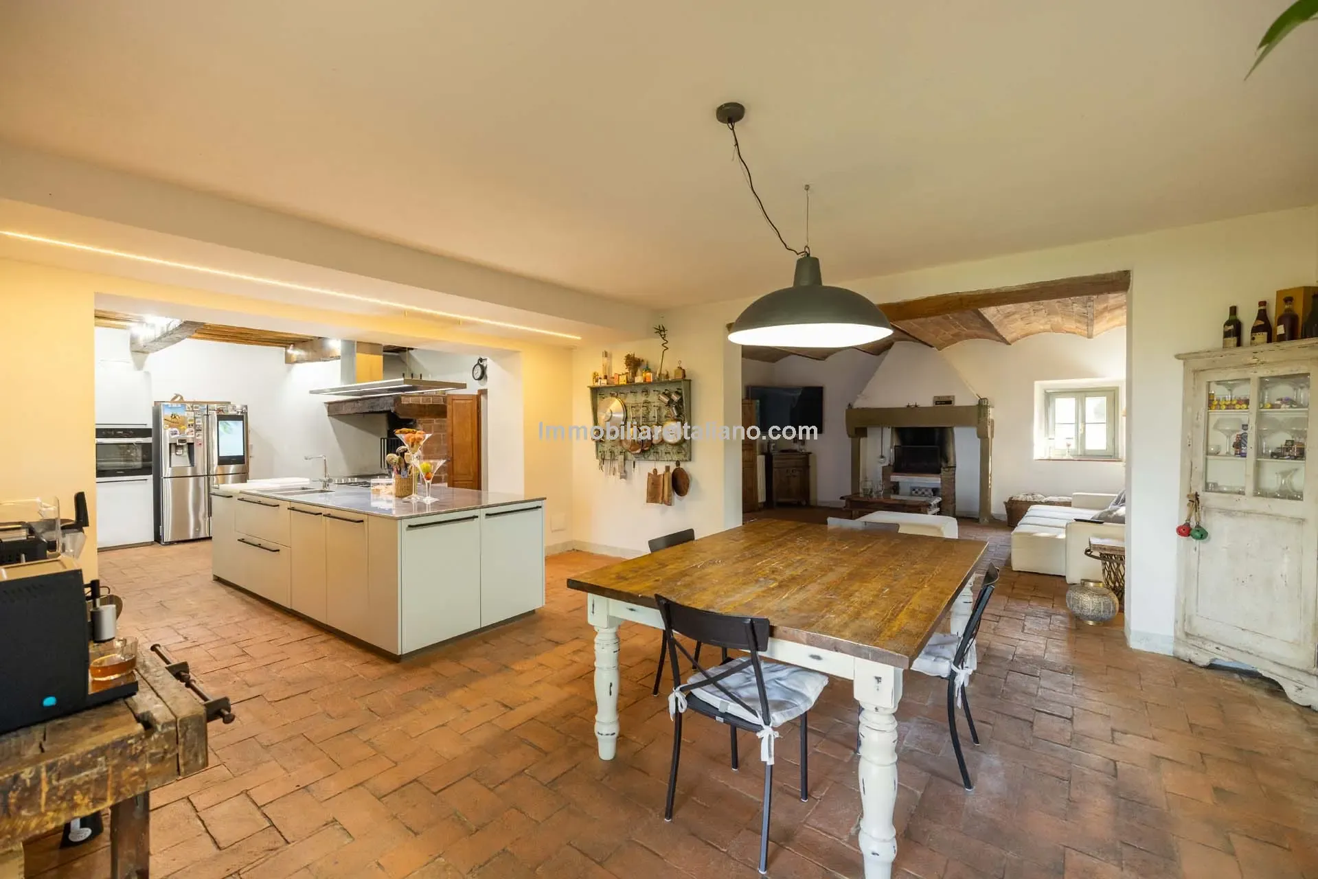 Tuscan Farmhouse with Pool and Olive Grove near Historical Vinci - View image 16 of 44