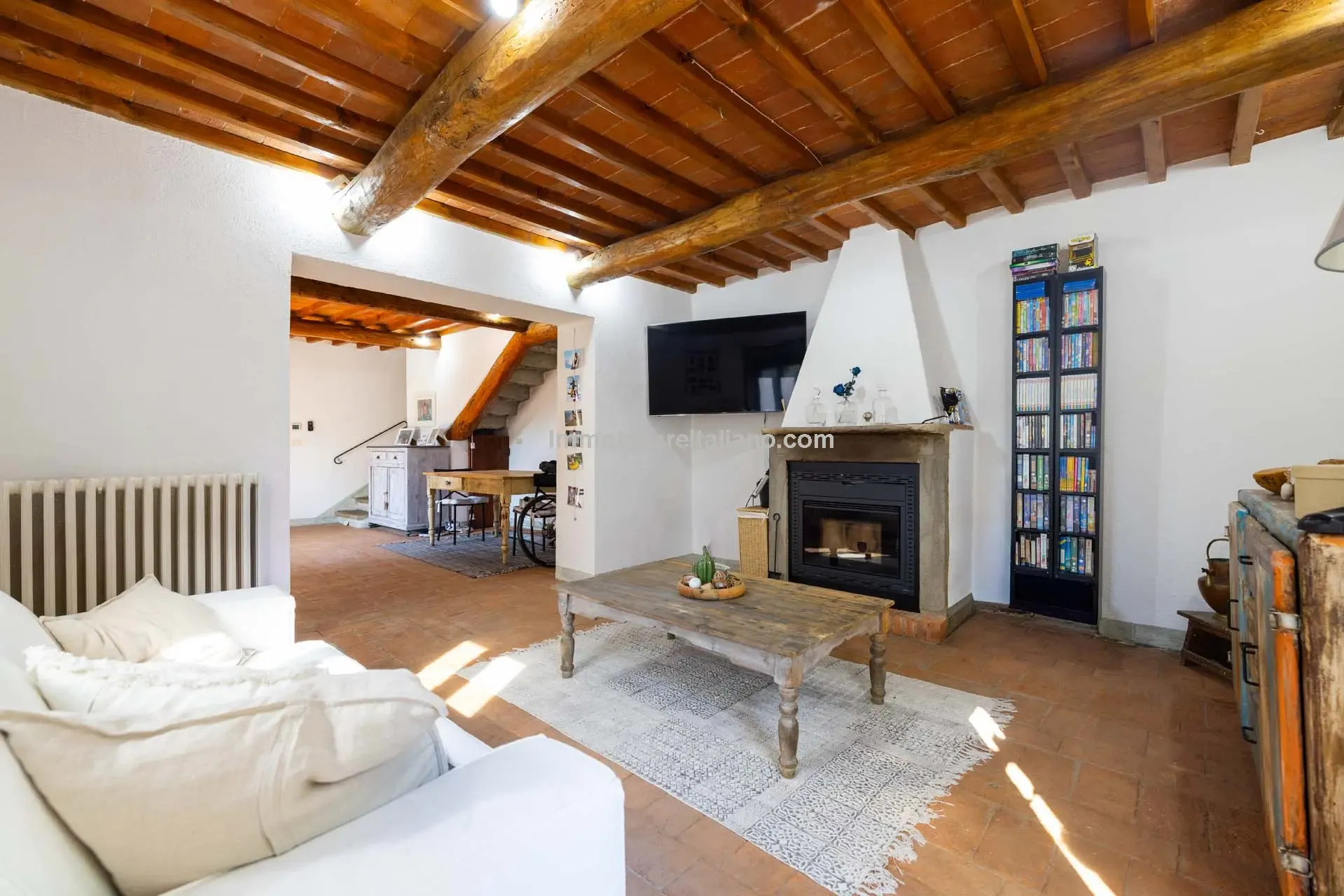 Tuscan Farmhouse with Pool and Olive Grove near Historical Vinci - View image 26 of 44