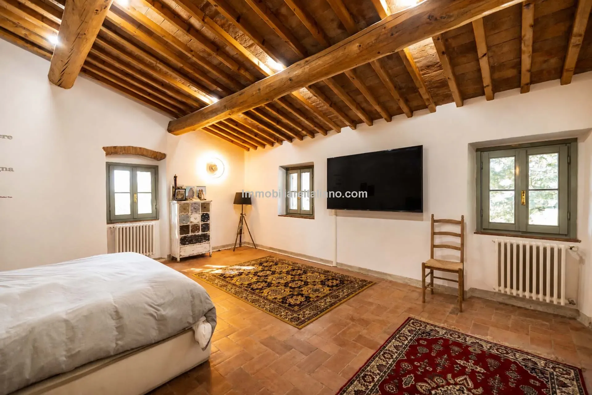 Tuscan Farmhouse with Pool and Olive Grove near Historical Vinci - View image 31 of 44