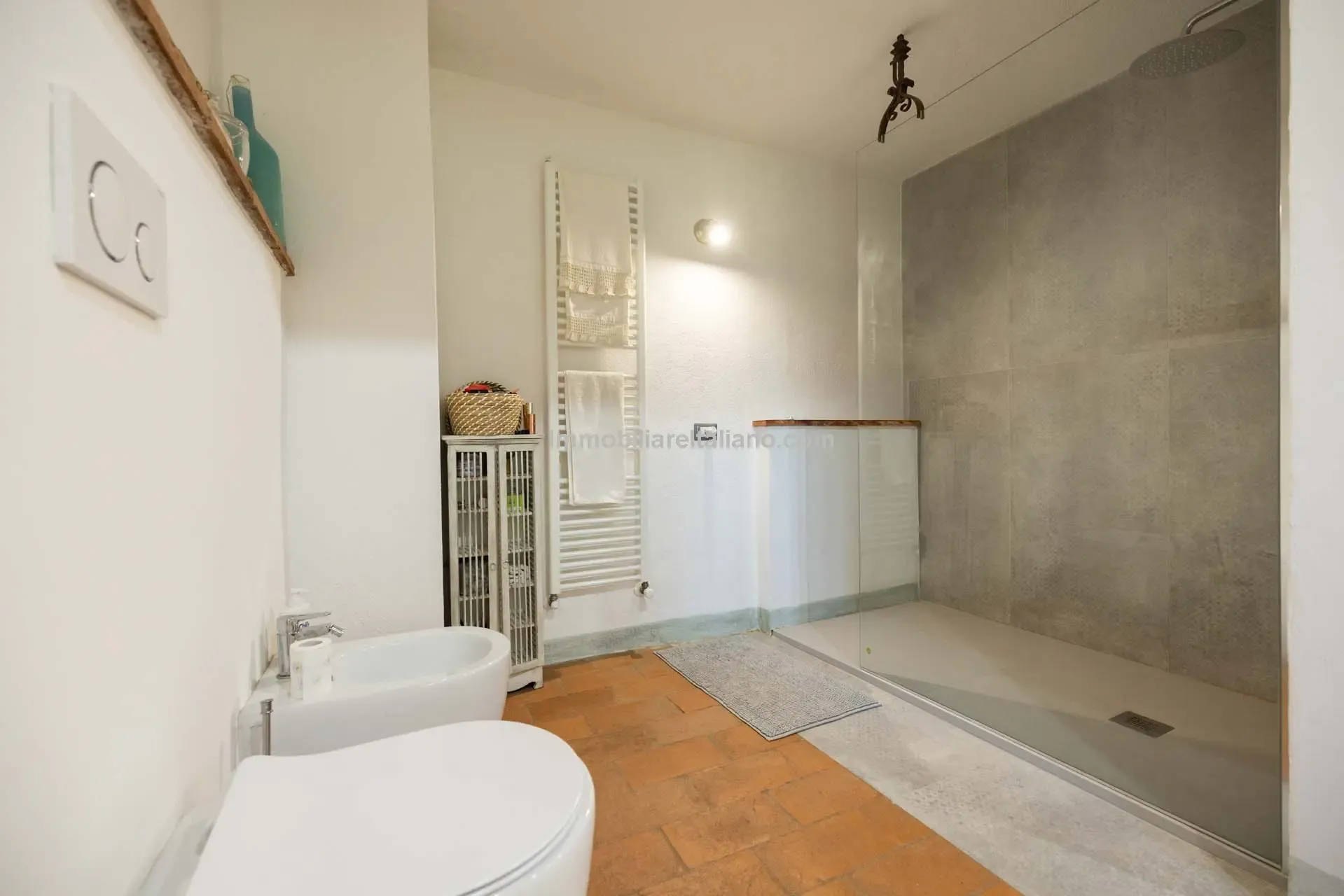 Tuscan Farmhouse with Pool and Olive Grove near Historical Vinci - View image 34 of 44