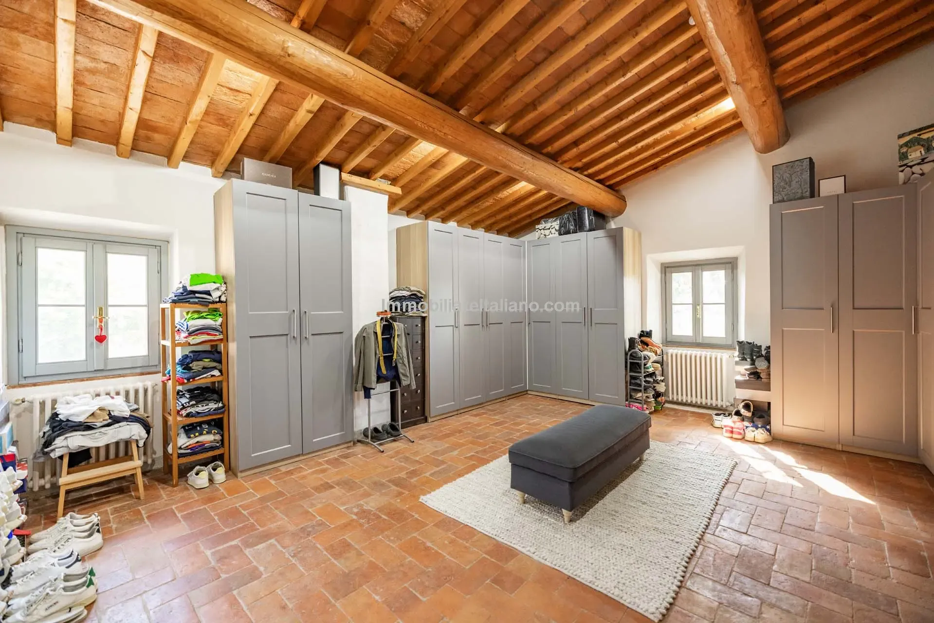Tuscan Farmhouse with Pool and Olive Grove near Historical Vinci - View image 36 of 44