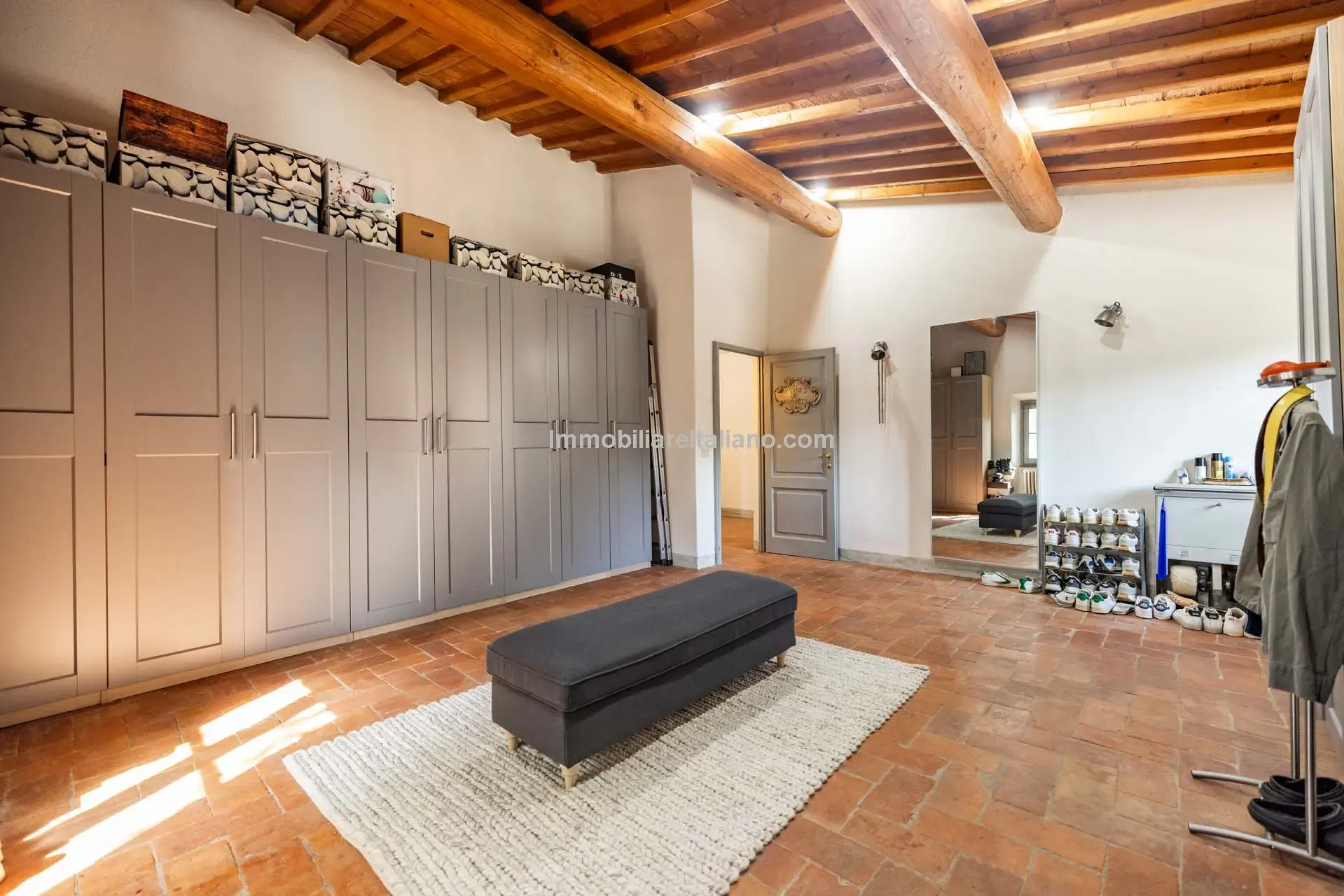 Tuscan Farmhouse with Pool and Olive Grove near Historical Vinci - View image 39 of 44