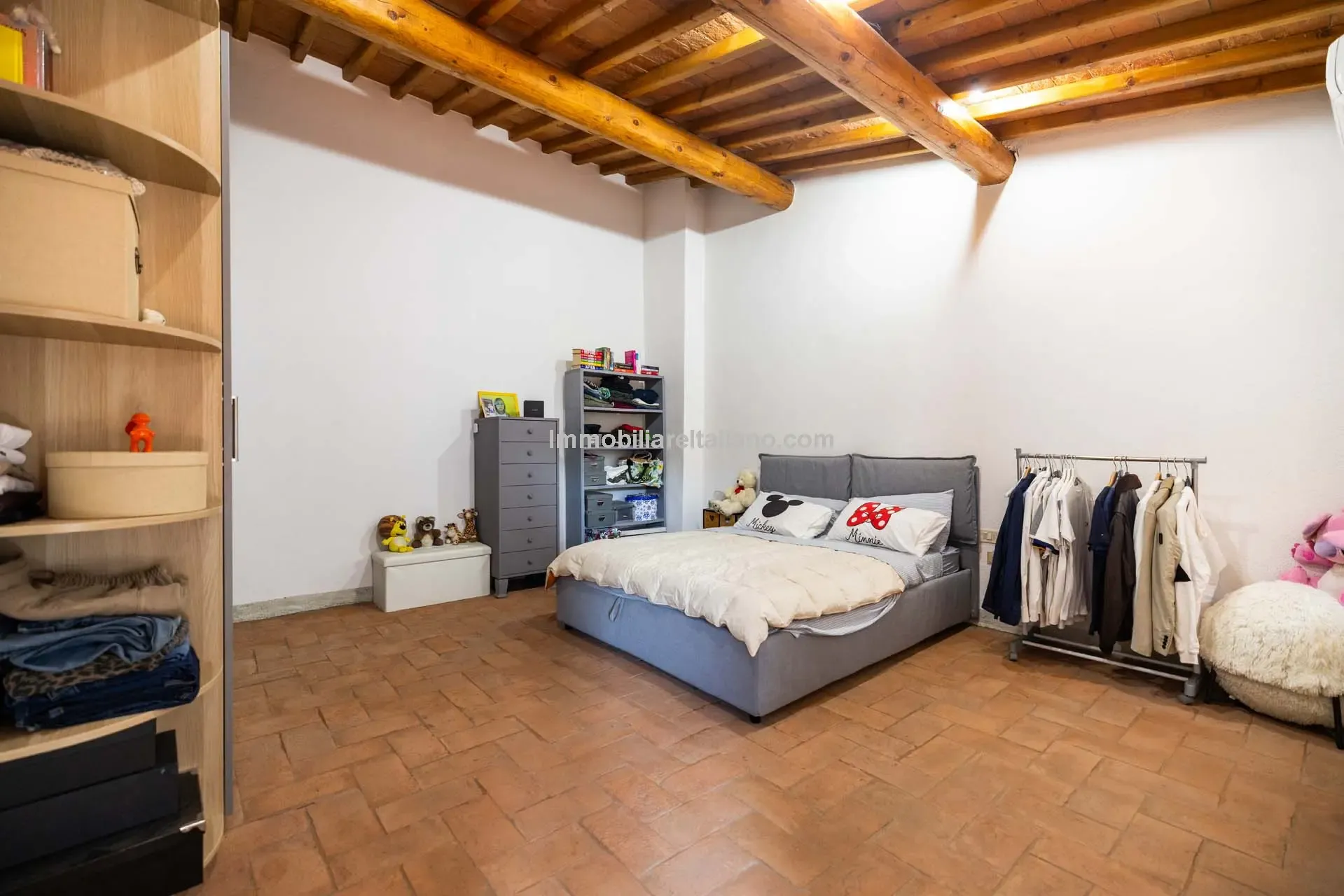 Tuscan Farmhouse with Pool and Olive Grove near Historical Vinci - View image 41 of 44