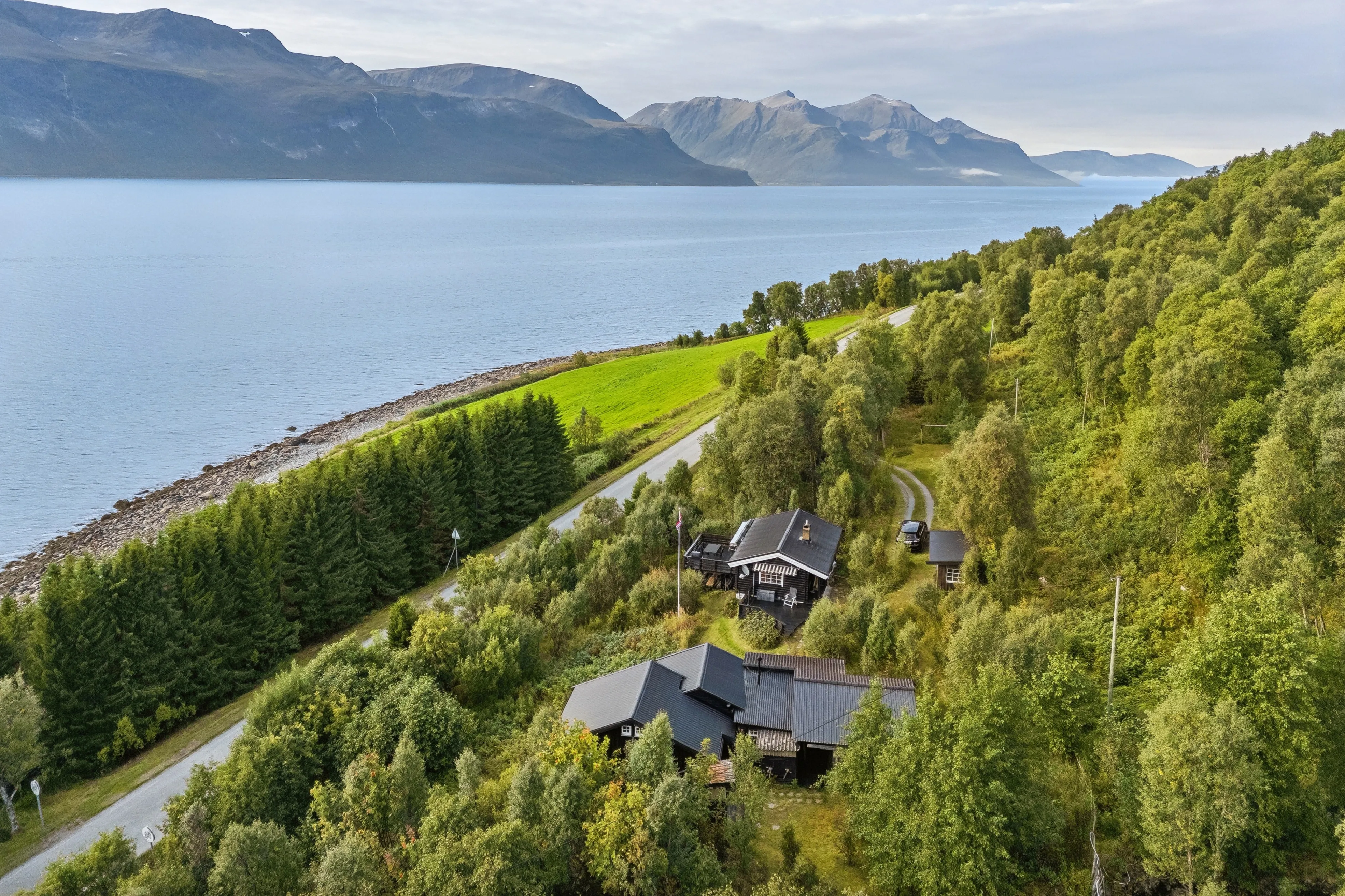 1960s Scandinavian House in Svensby with Sea Access and Spacious Grounds - Image 1