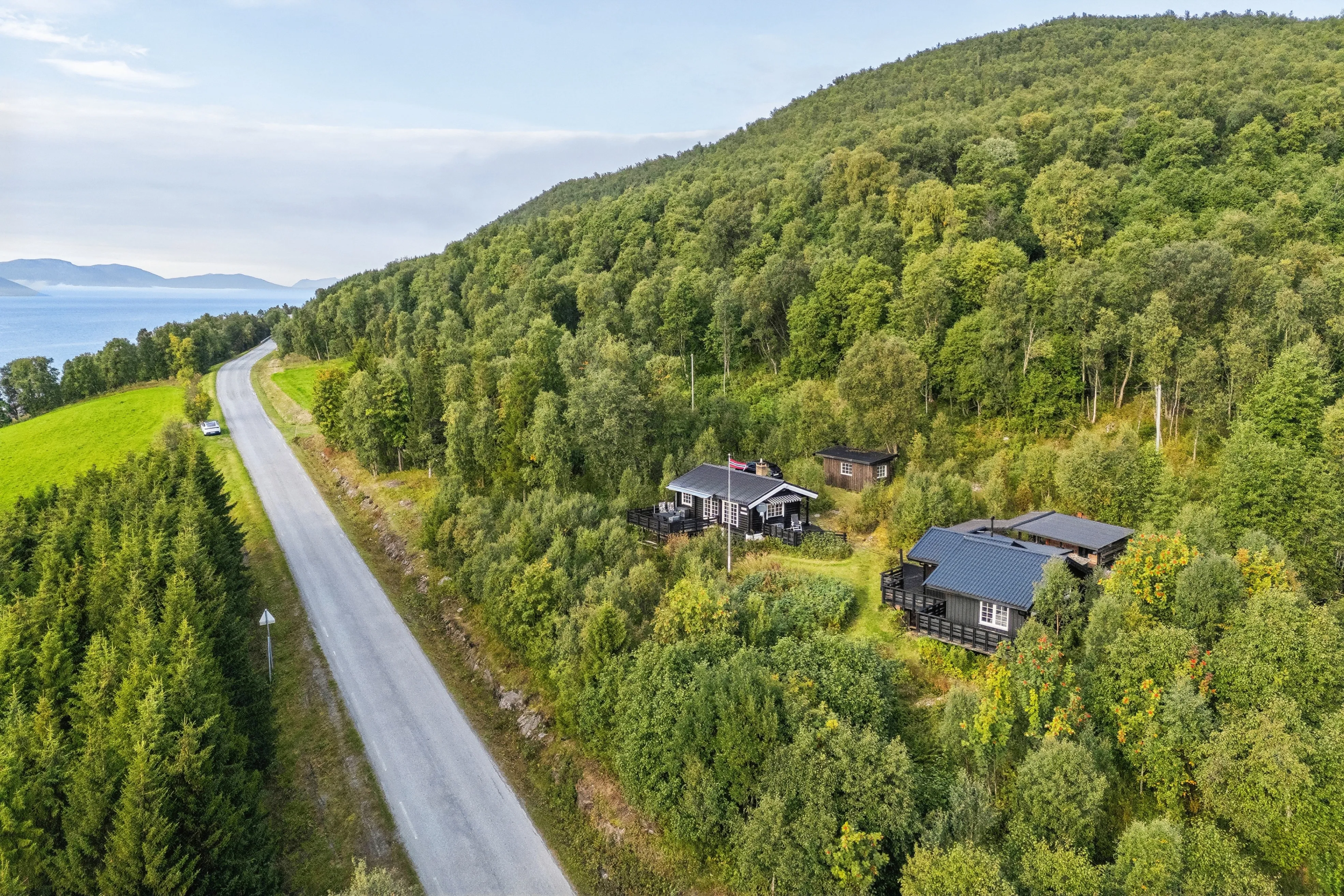 1960s Scandinavian House in Svensby with Sea Access and Spacious Grounds - View image 29 of 33