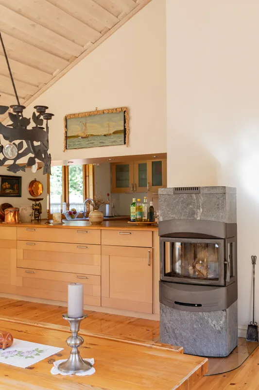 1950s Swedish Cottage with Expansive Grounds and Wood Heating in Furusund - View image 14 of 42