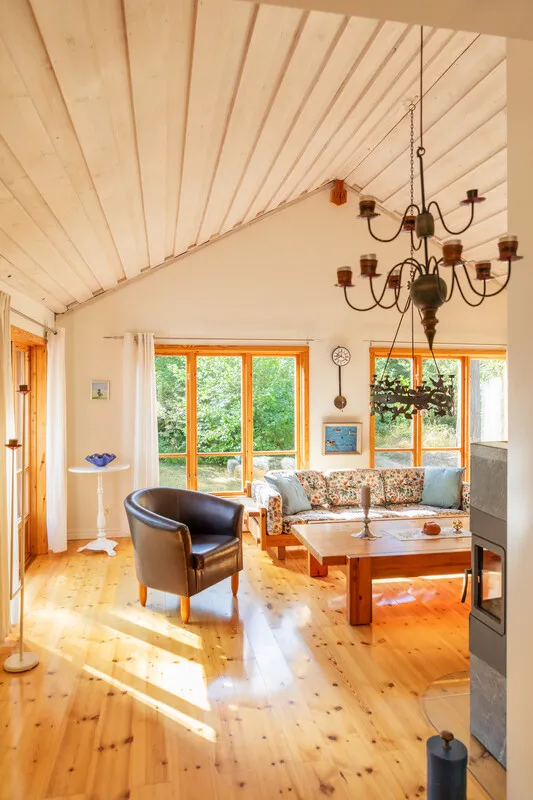 1950s Swedish Cottage with Expansive Grounds and Wood Heating in Furusund - View image 19 of 42
