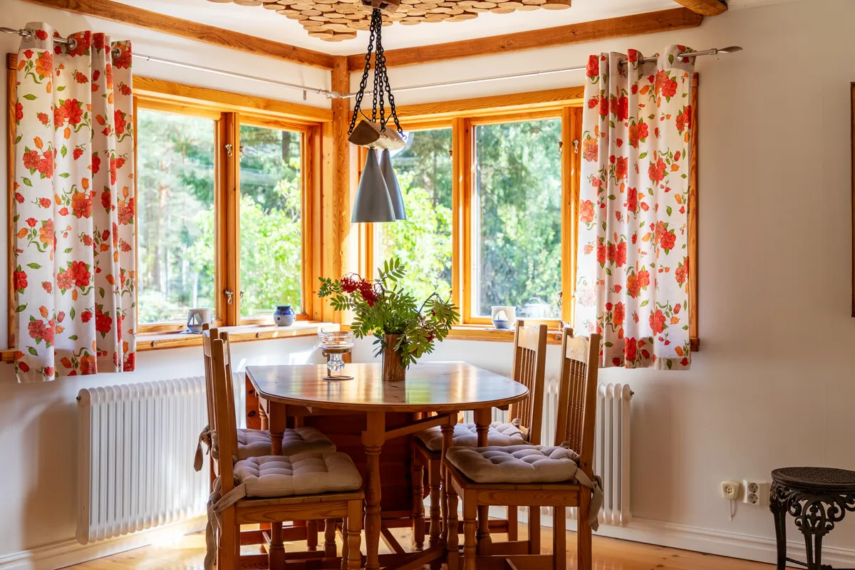 1950s Swedish Cottage with Expansive Grounds and Wood Heating in Furusund - View image 21 of 42