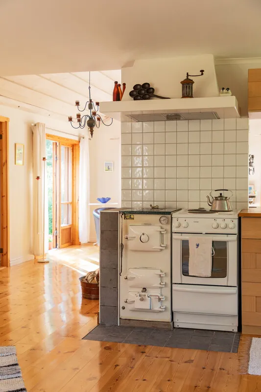 1950s Swedish Cottage with Expansive Grounds and Wood Heating in Furusund - View image 30 of 42