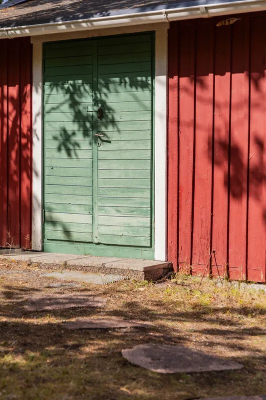1950s Swedish Cottage with Expansive Grounds and Wood Heating in Furusund - View image 33 of 42