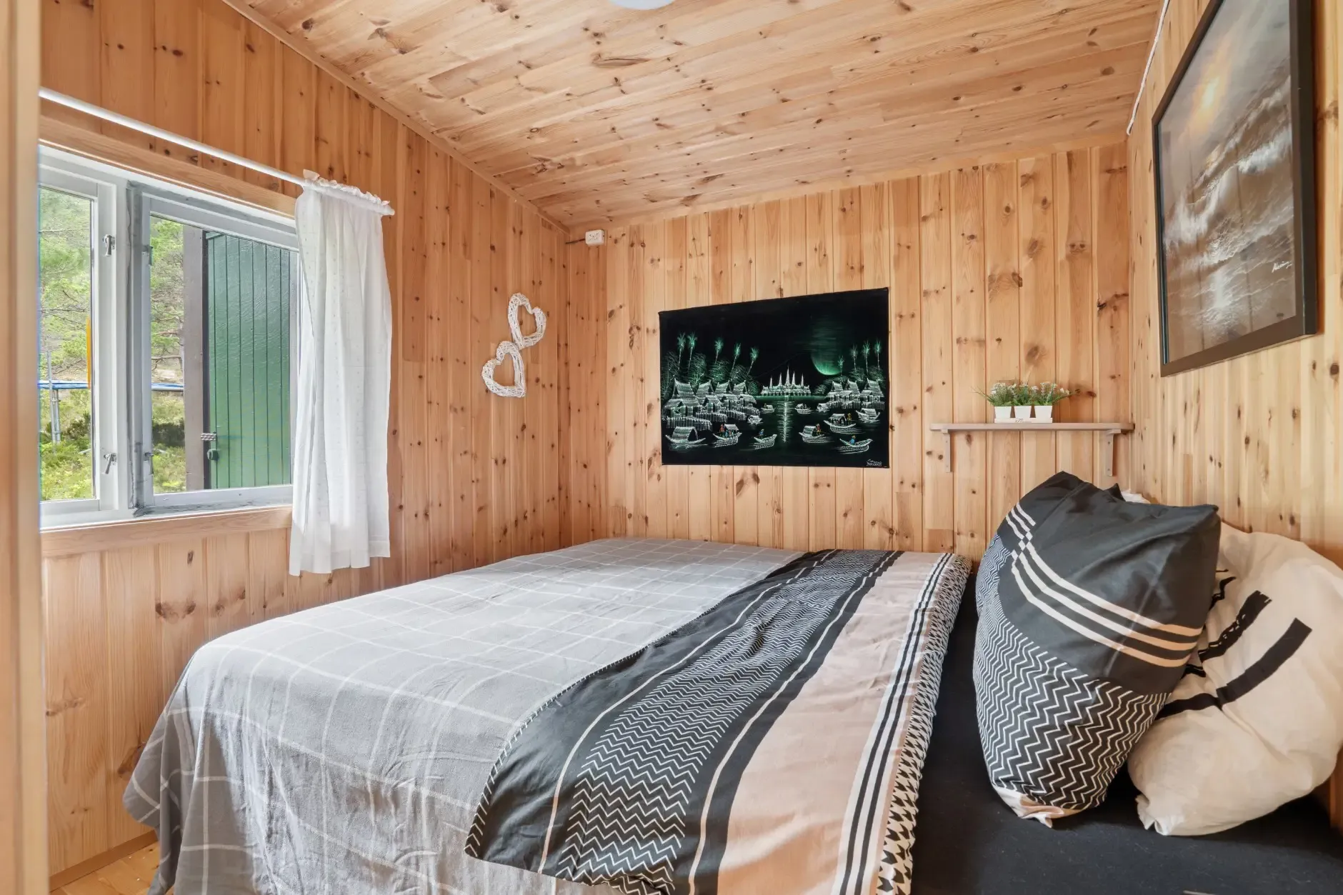 1970s Norwegian Cabin with Private Jetty and Sea Proximity - View image 14 of 26