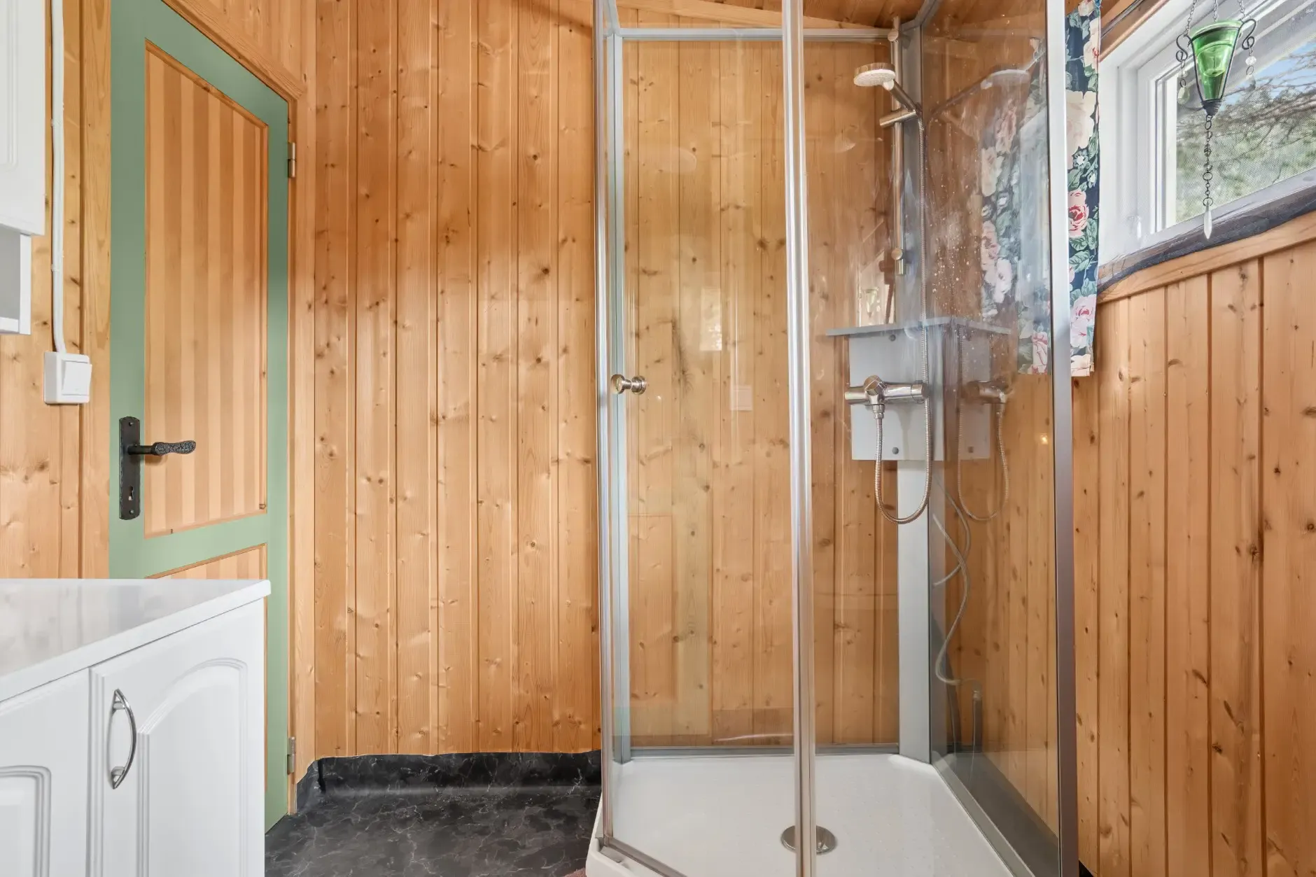 1970s Norwegian Cabin with Private Jetty and Sea Proximity - View image 15 of 26