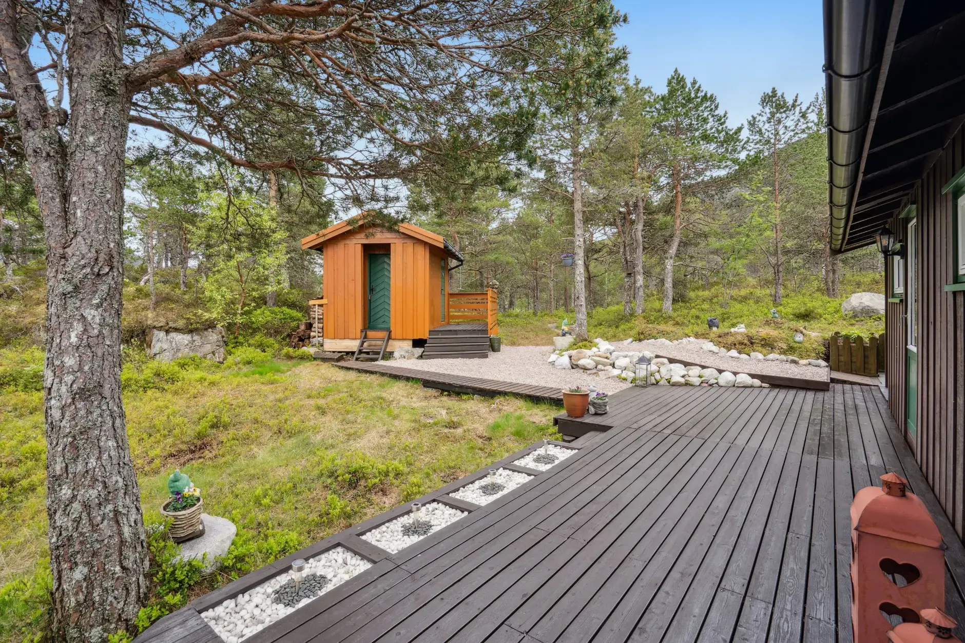 1970s Norwegian Cabin with Private Jetty and Sea Proximity - View image 18 of 26