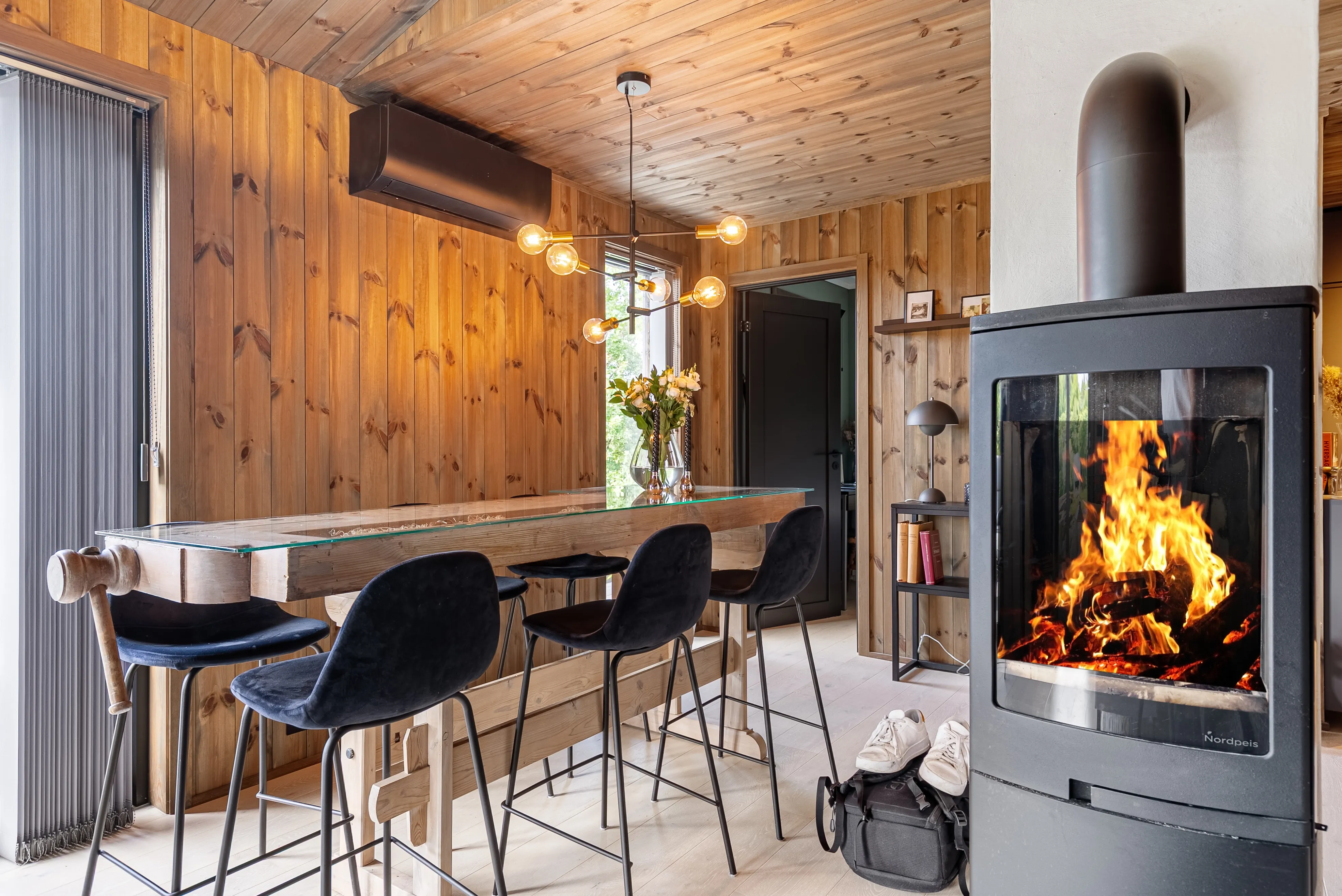 Scandinavian Lakeview Cabin with Modern Comforts in Andebu - View image 8 of 45