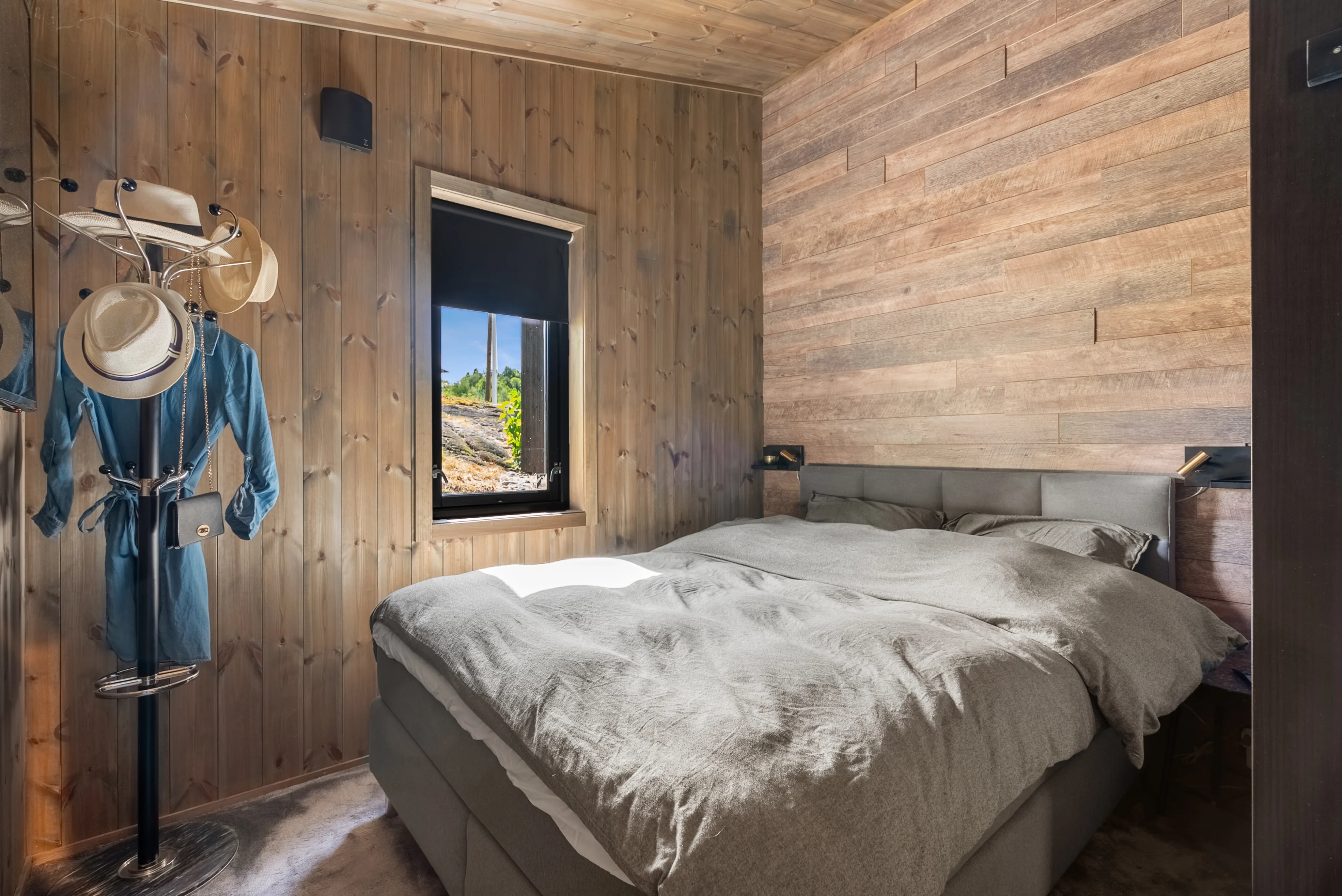 Scandinavian Lakeview Cabin with Modern Comforts in Andebu - View image 19 of 45