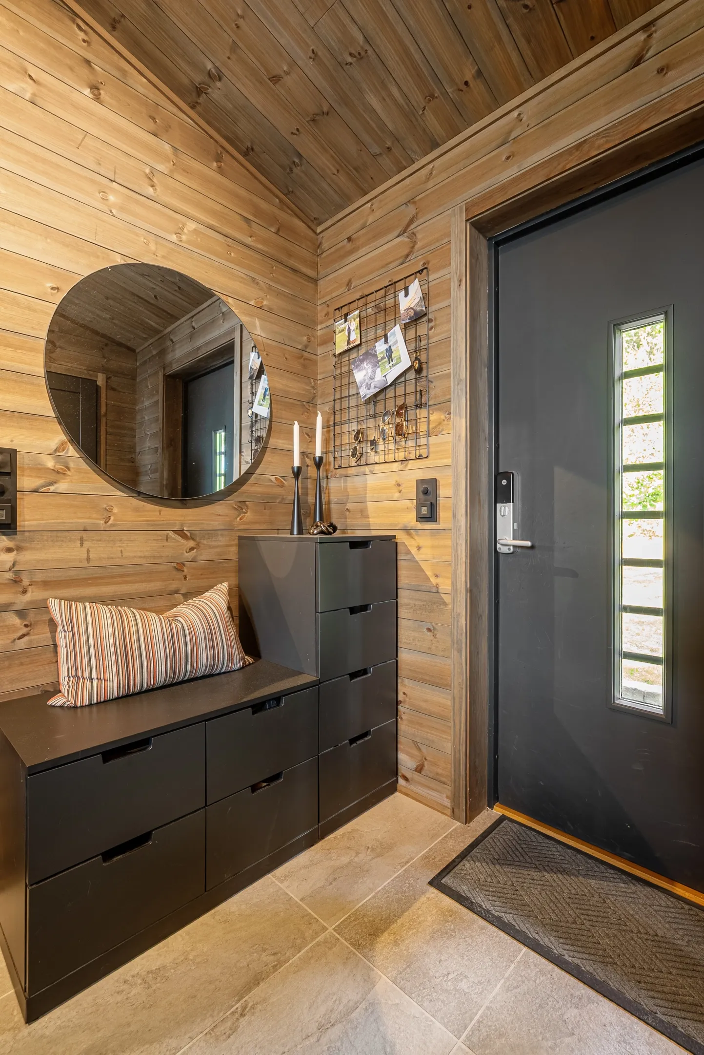 Scandinavian Lakeview Cabin with Modern Comforts in Andebu - View image 23 of 45