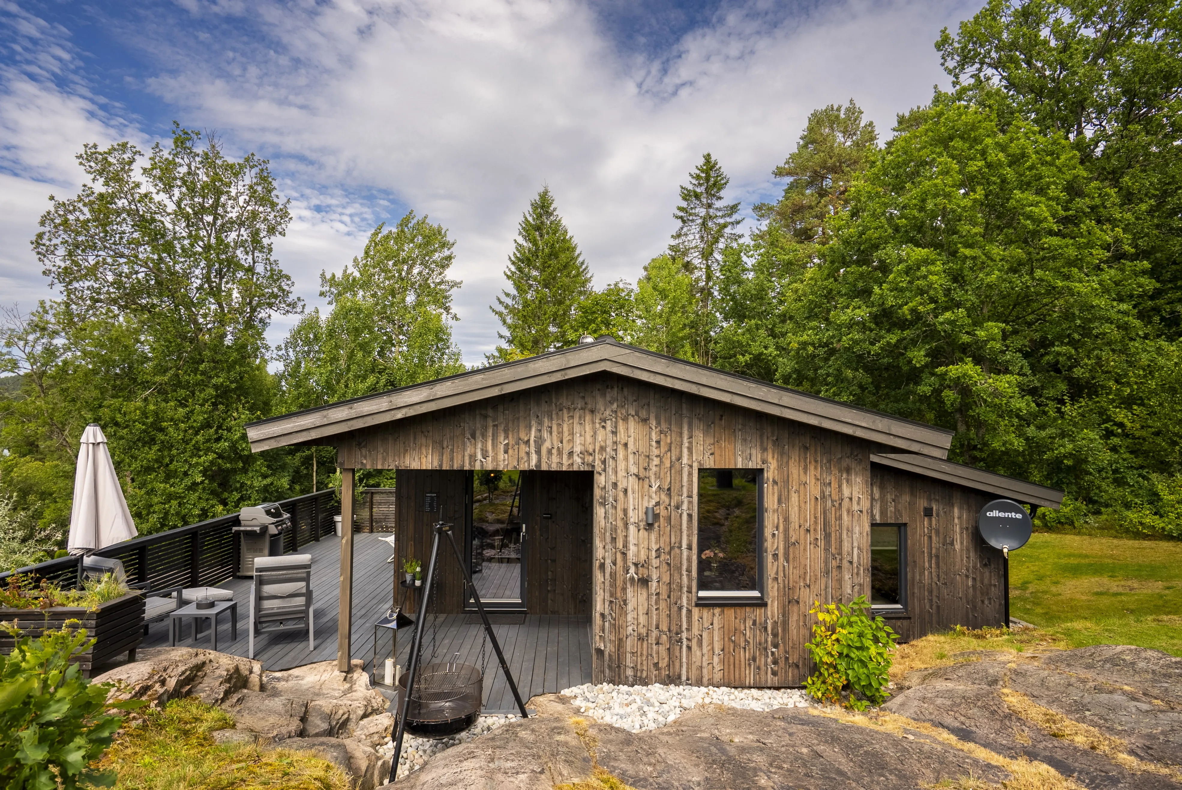 Scandinavian Lakeview Cabin with Modern Comforts in Andebu - View image 33 of 45
