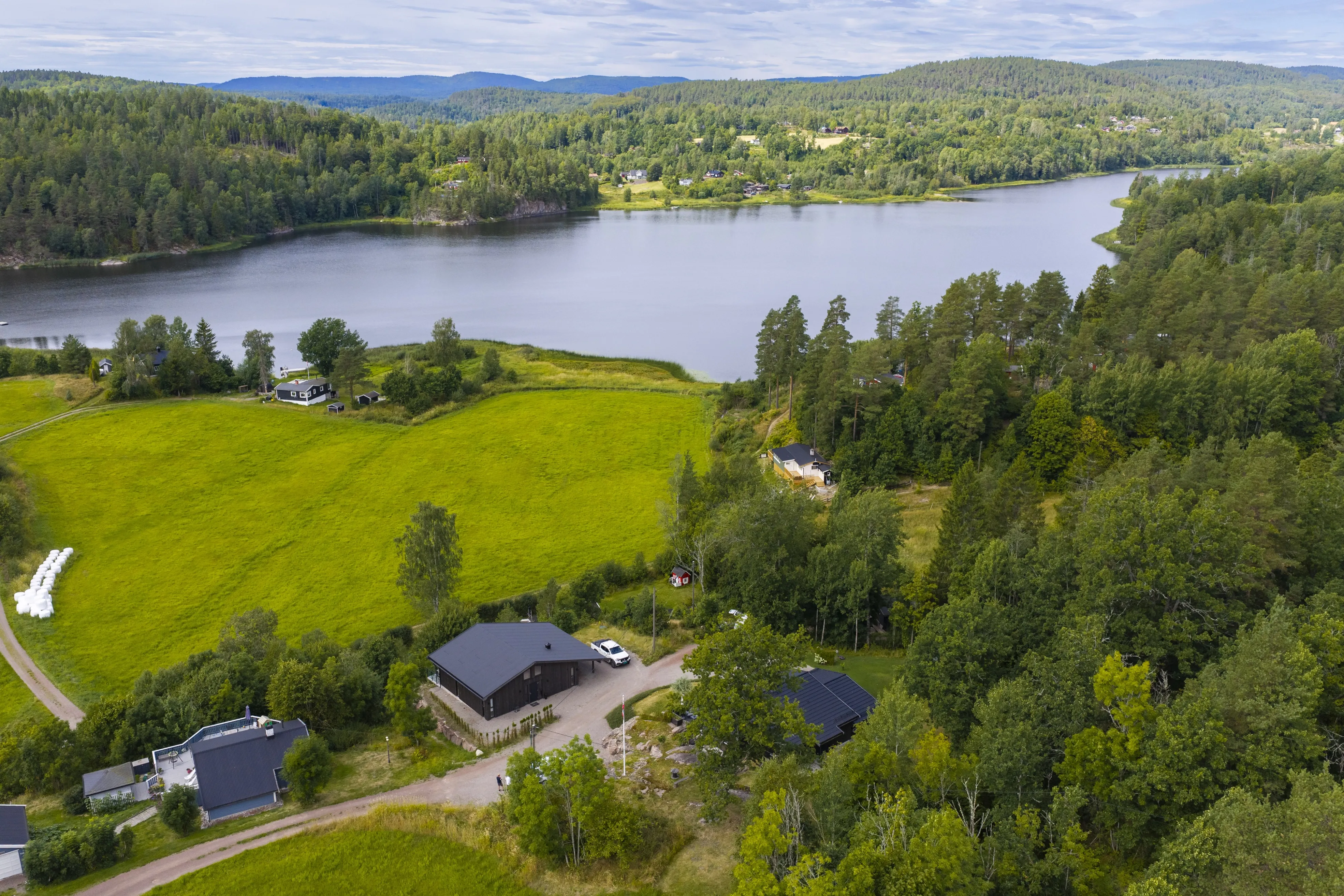 Scandinavian Lakeview Cabin with Modern Comforts in Andebu - View image 42 of 45