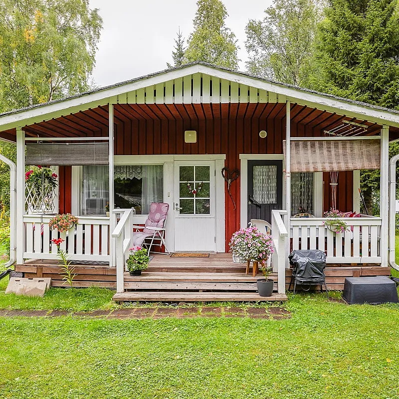 1970s Finnish Cabin on Expansive Lot by the River in Tornio