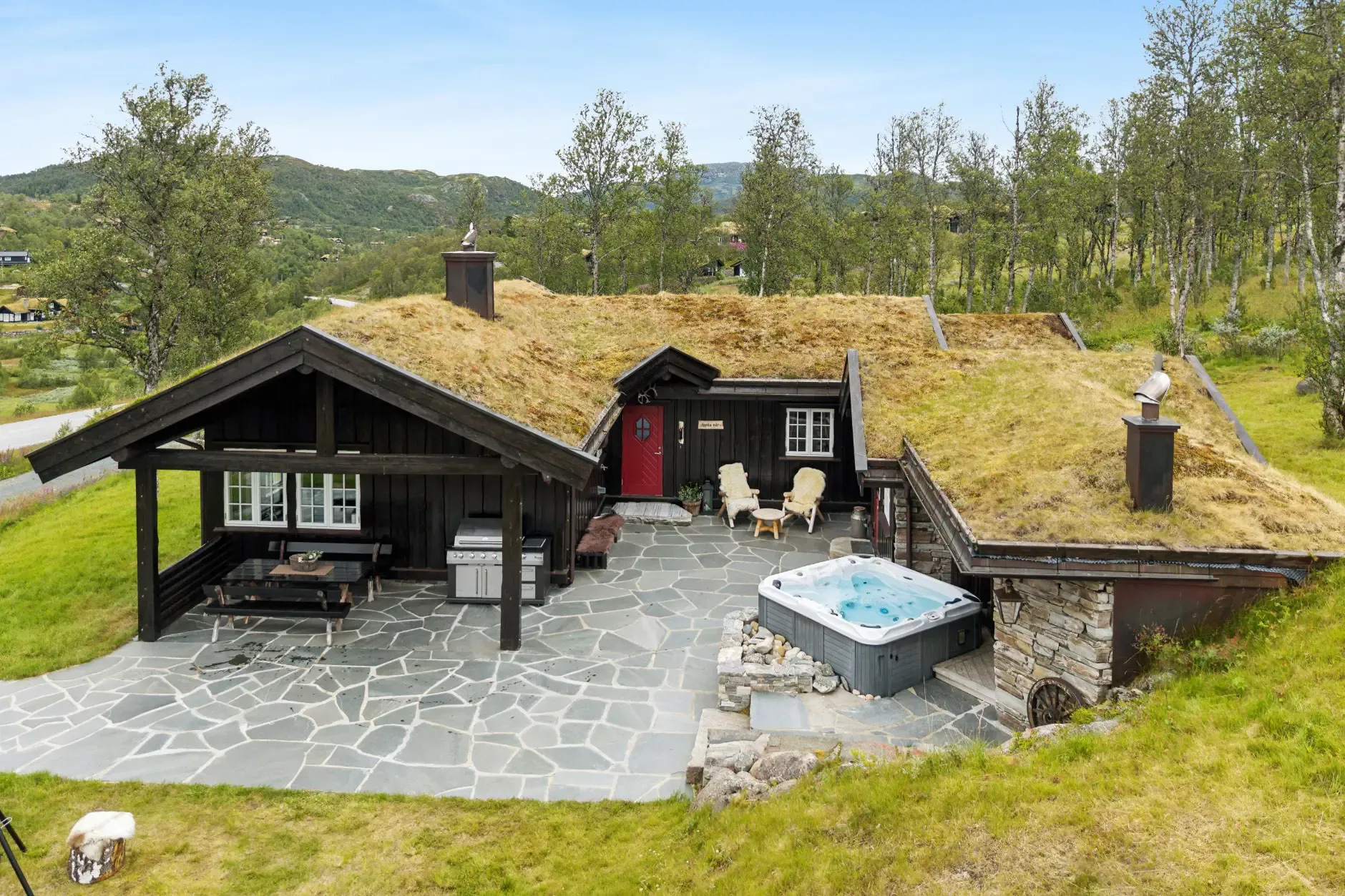 Scenic 3-Bedroom Cabin with Pool and Terrace in Rauland, Norway - Image 2
