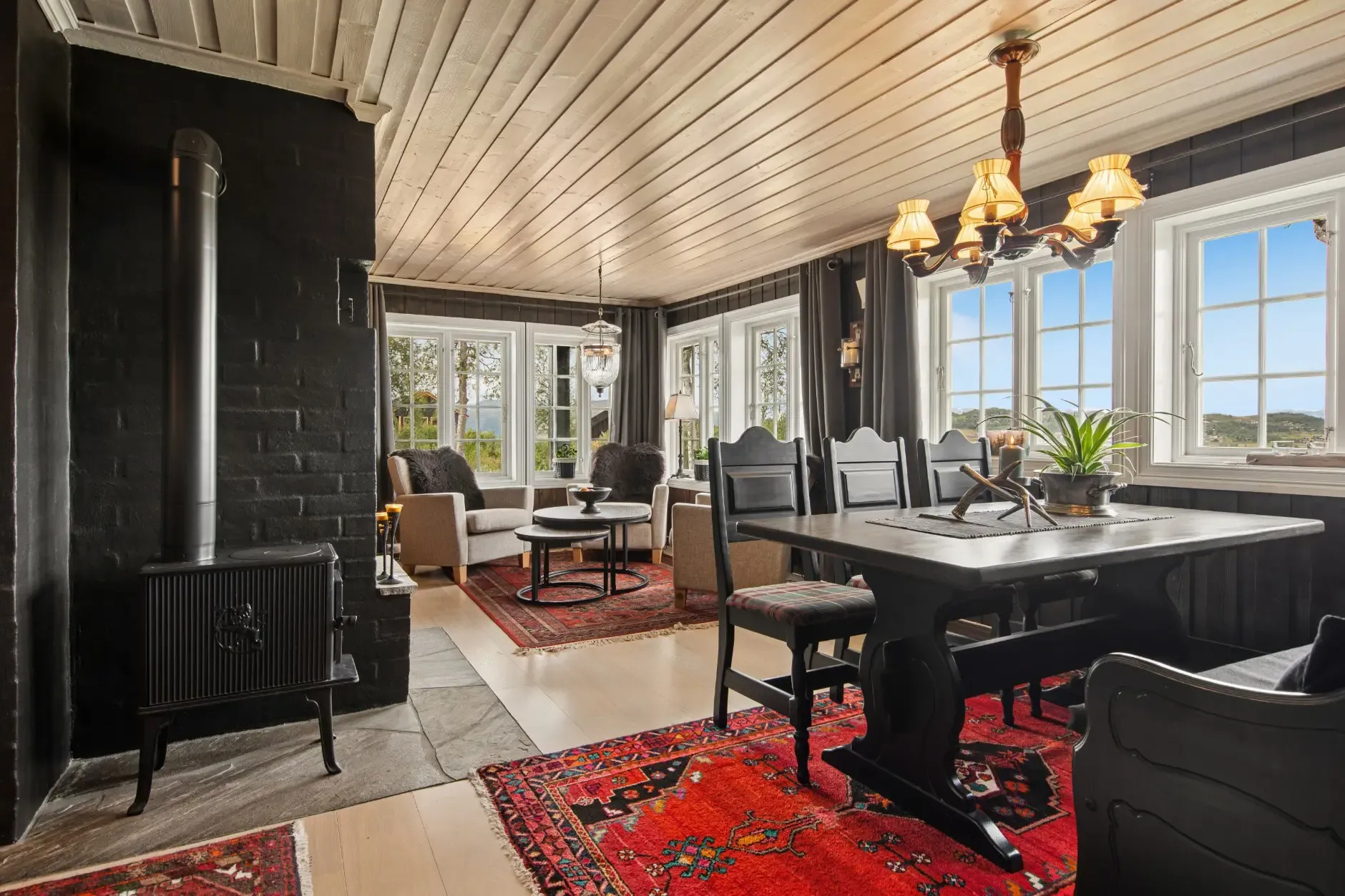 Scenic 3-Bedroom Cabin with Pool and Terrace in Rauland, Norway - Image 4