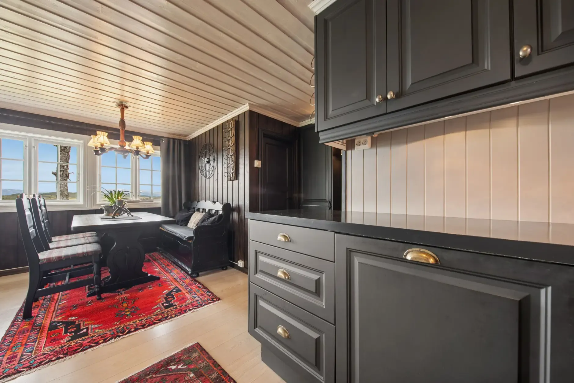 Scenic 3-Bedroom Cabin with Pool and Terrace in Rauland, Norway - View image 9 of 33