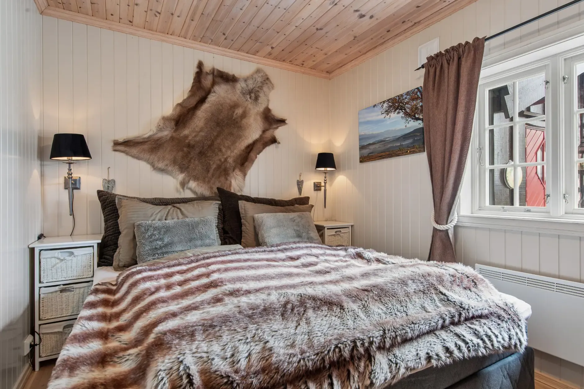 Scenic 3-Bedroom Cabin with Pool and Terrace in Rauland, Norway - View image 12 of 33