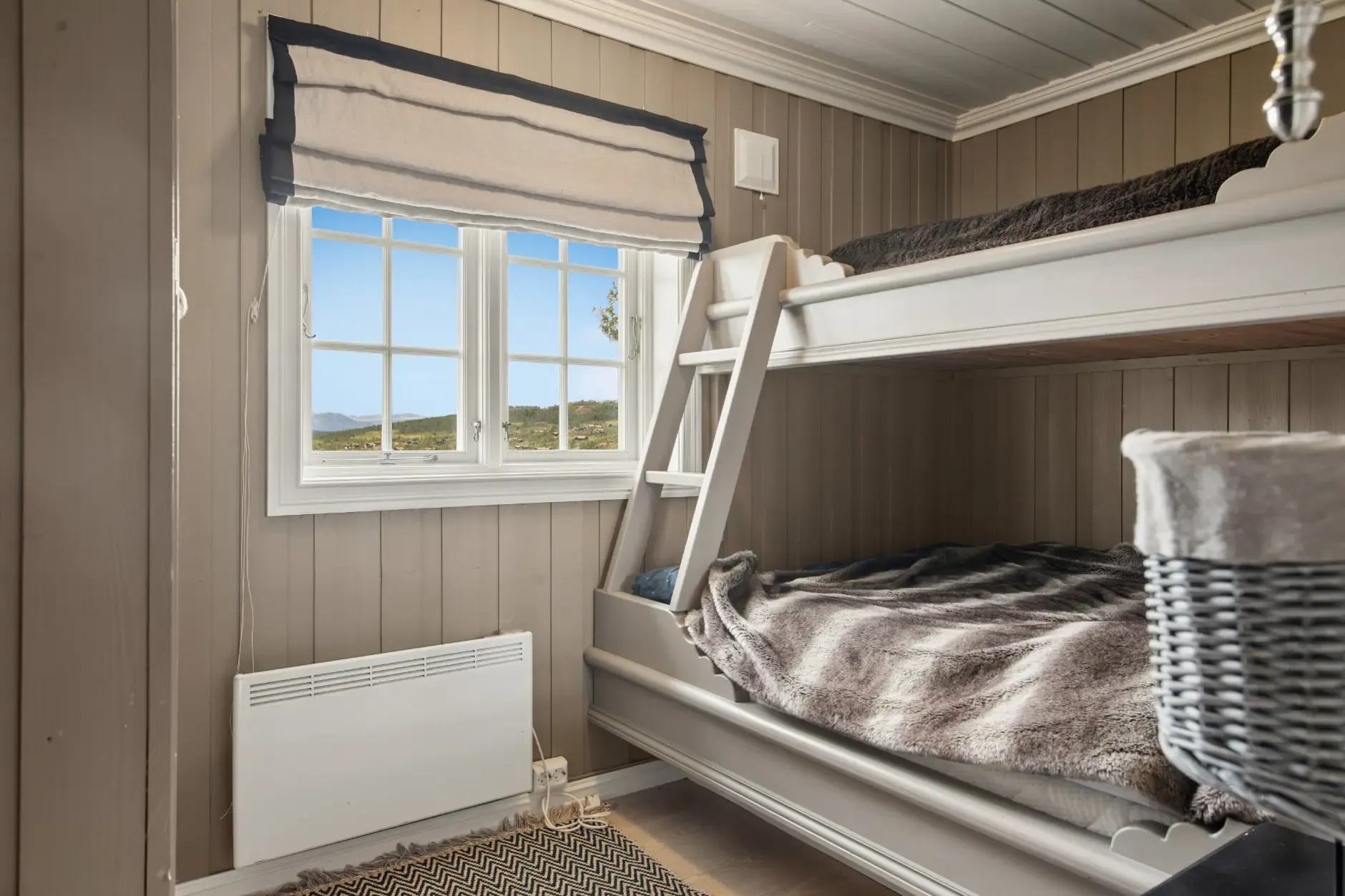 Scenic 3-Bedroom Cabin with Pool and Terrace in Rauland, Norway - View image 13 of 33
