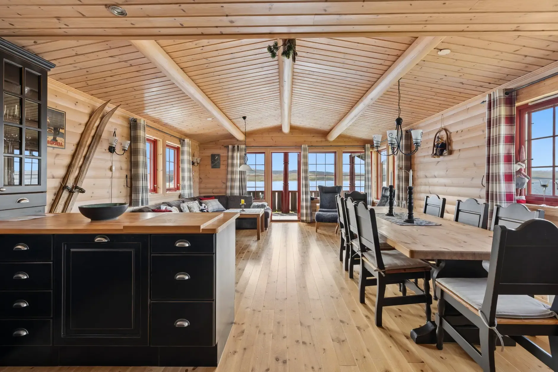 2009 Landhaus mit Terrasse am See in Nore og Uvdal, Norwegen - Bild 7 von 34 anzeigen