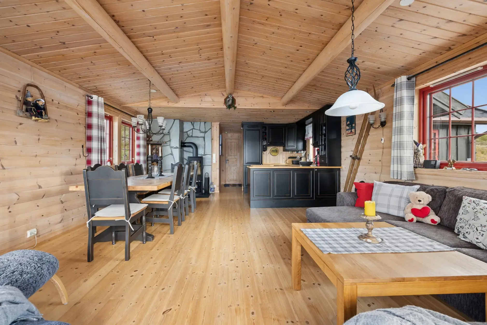 2009 Landhaus mit Terrasse am See in Nore og Uvdal, Norwegen - Bild 10 von 34 anzeigen