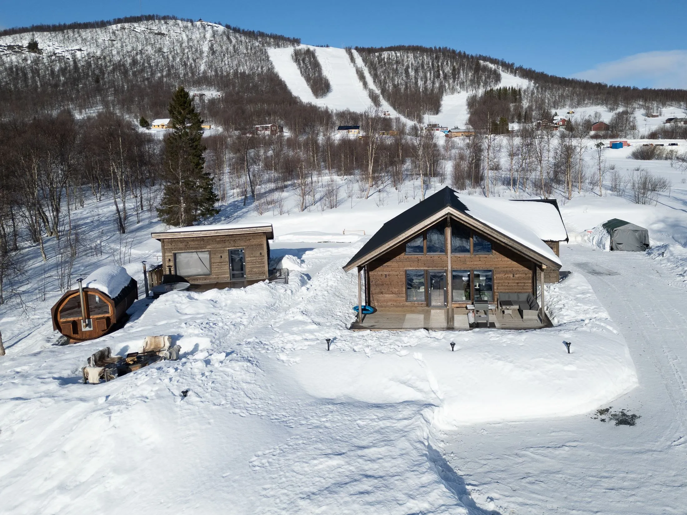 Modern 5-Bedroom Country House with Garden and Terrace in Swedish Lapland - View image 35 of 42