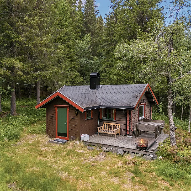 1980s Cabin with Terrace in Numedal's Scenic Outdoors