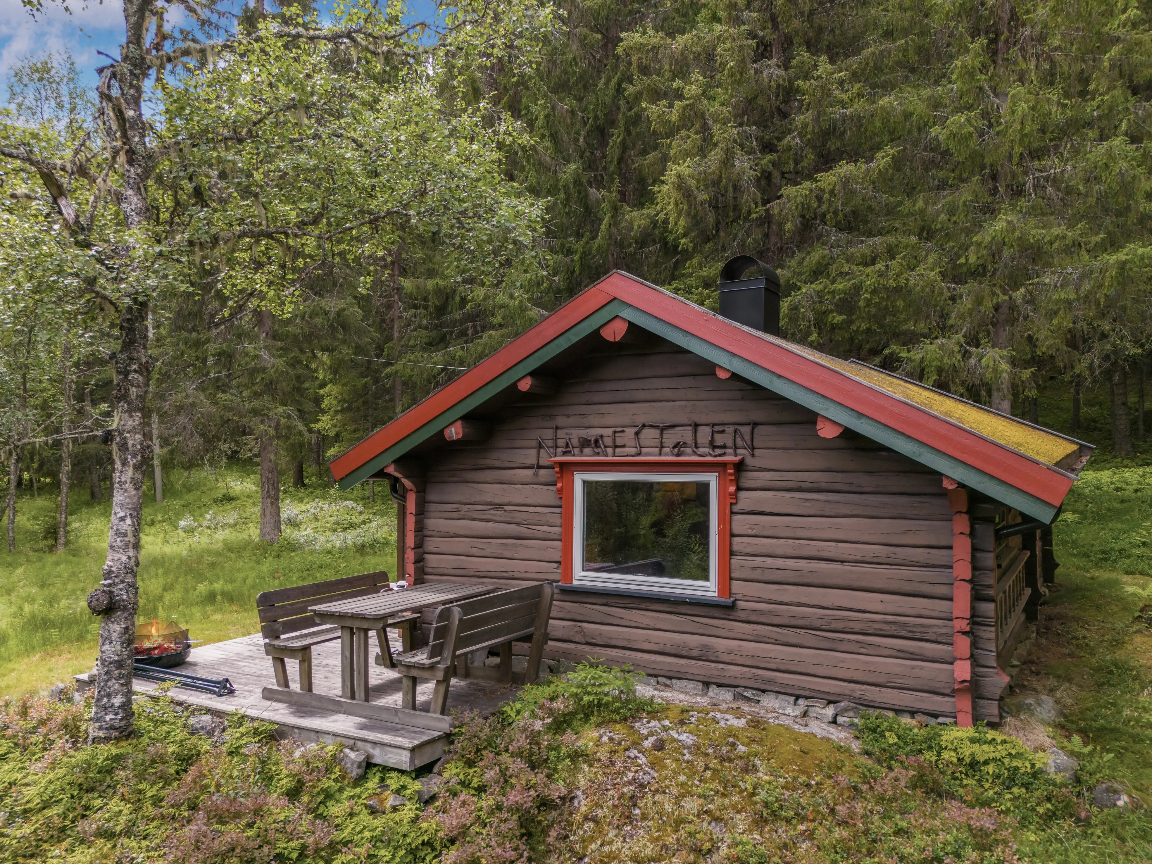 1980s Cabin with Terrace in Numedal's Scenic Outdoors - Image 2