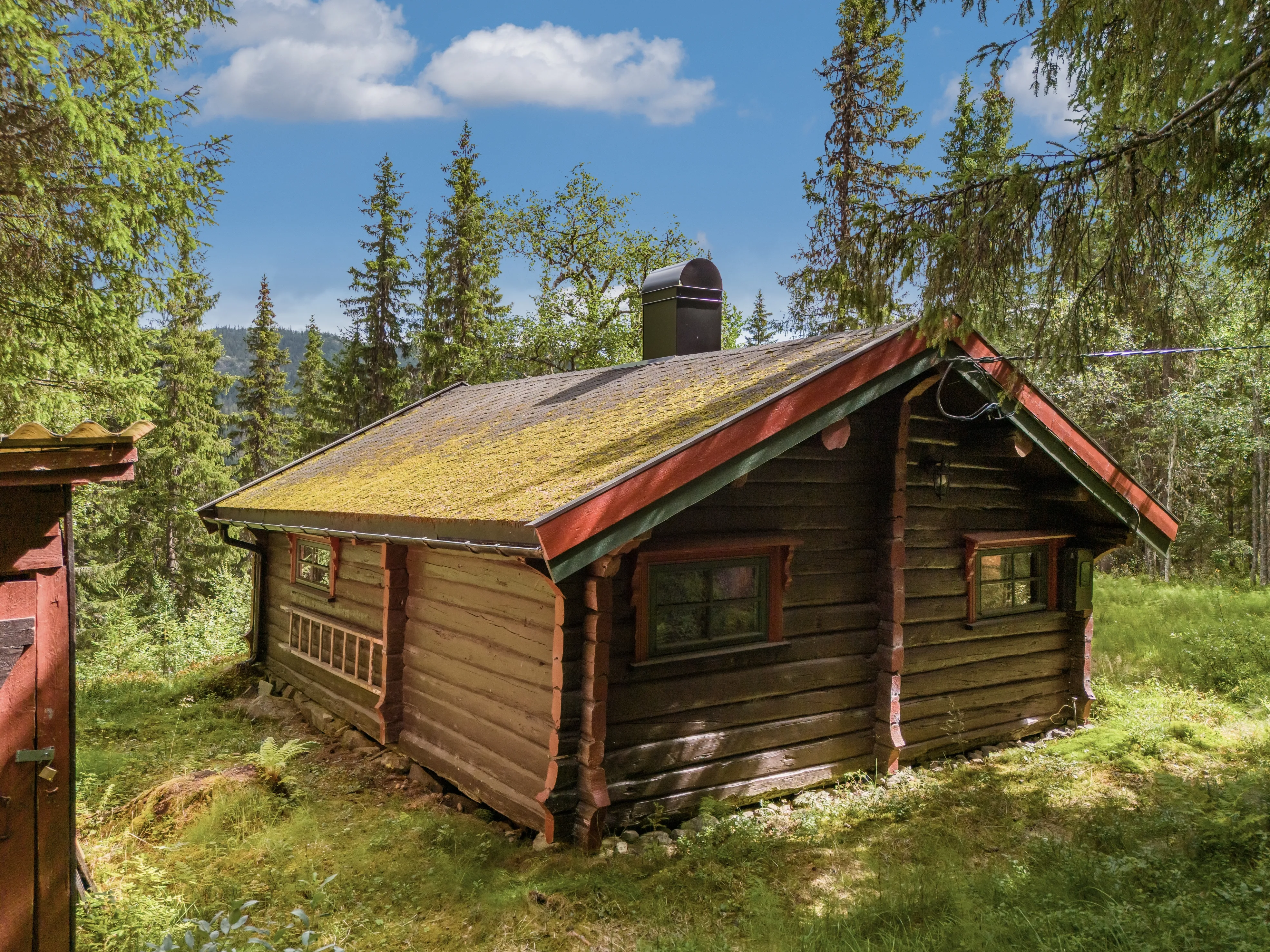 1980s Cabin with Terrace in Numedal's Scenic Outdoors - Image 3