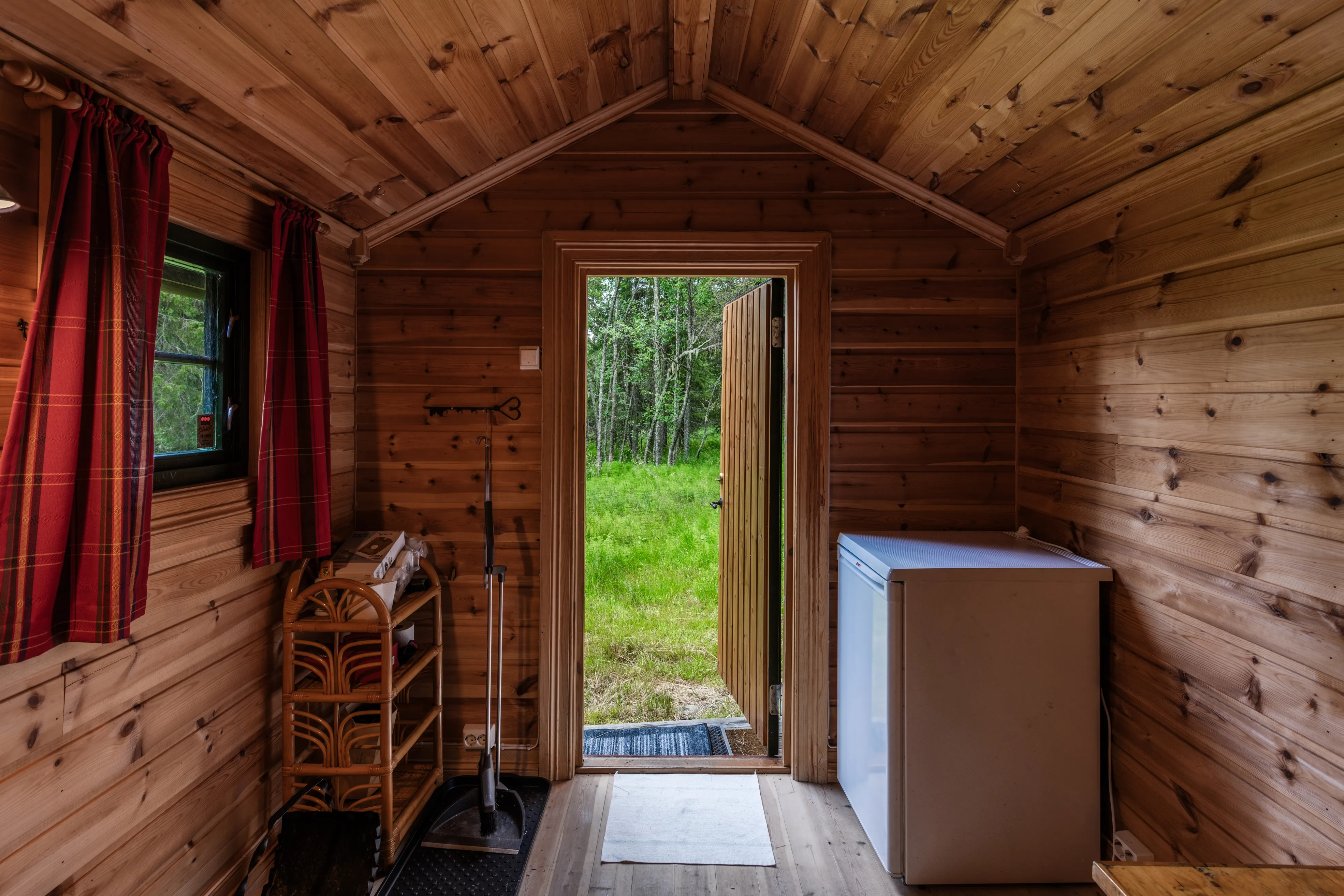 1980s Cabin with Terrace in Numedal's Scenic Outdoors - View image 8 of 27