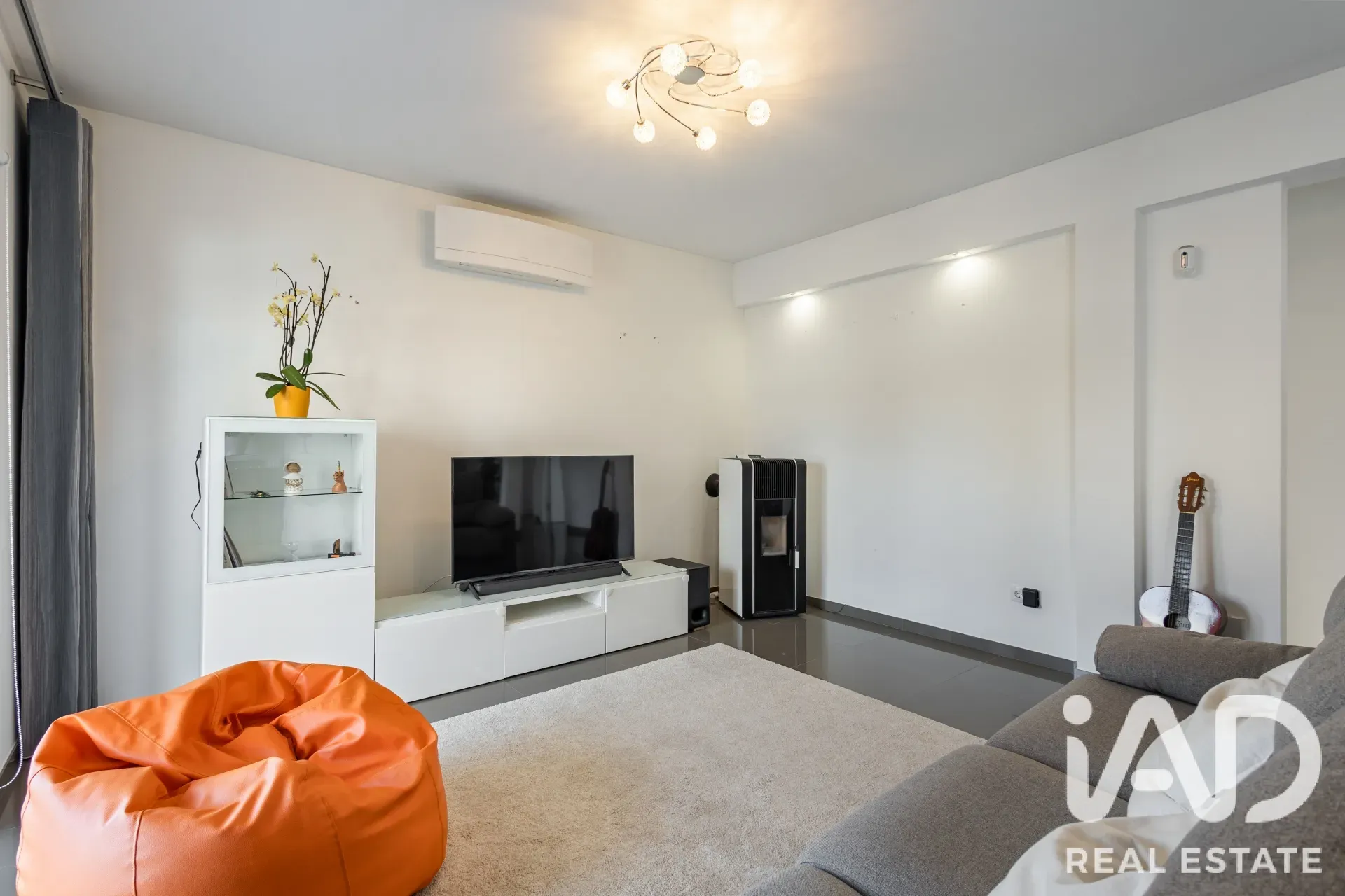 Contemporary 3-Bedroom House with Balcony and Parking in Cadaval, Portugal - View image 8 of 36