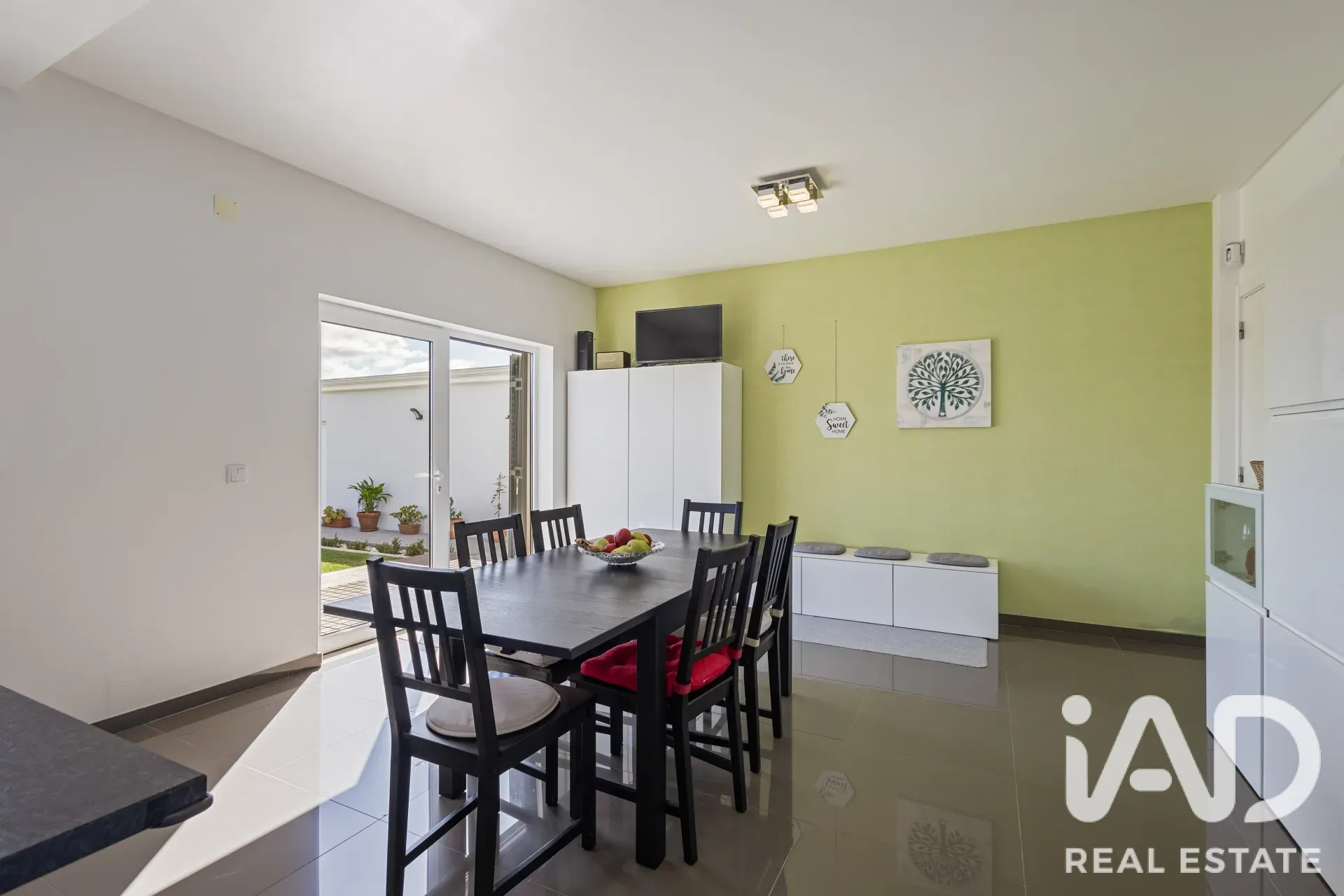 Contemporary 3-Bedroom House with Balcony and Parking in Cadaval, Portugal - View image 14 of 36