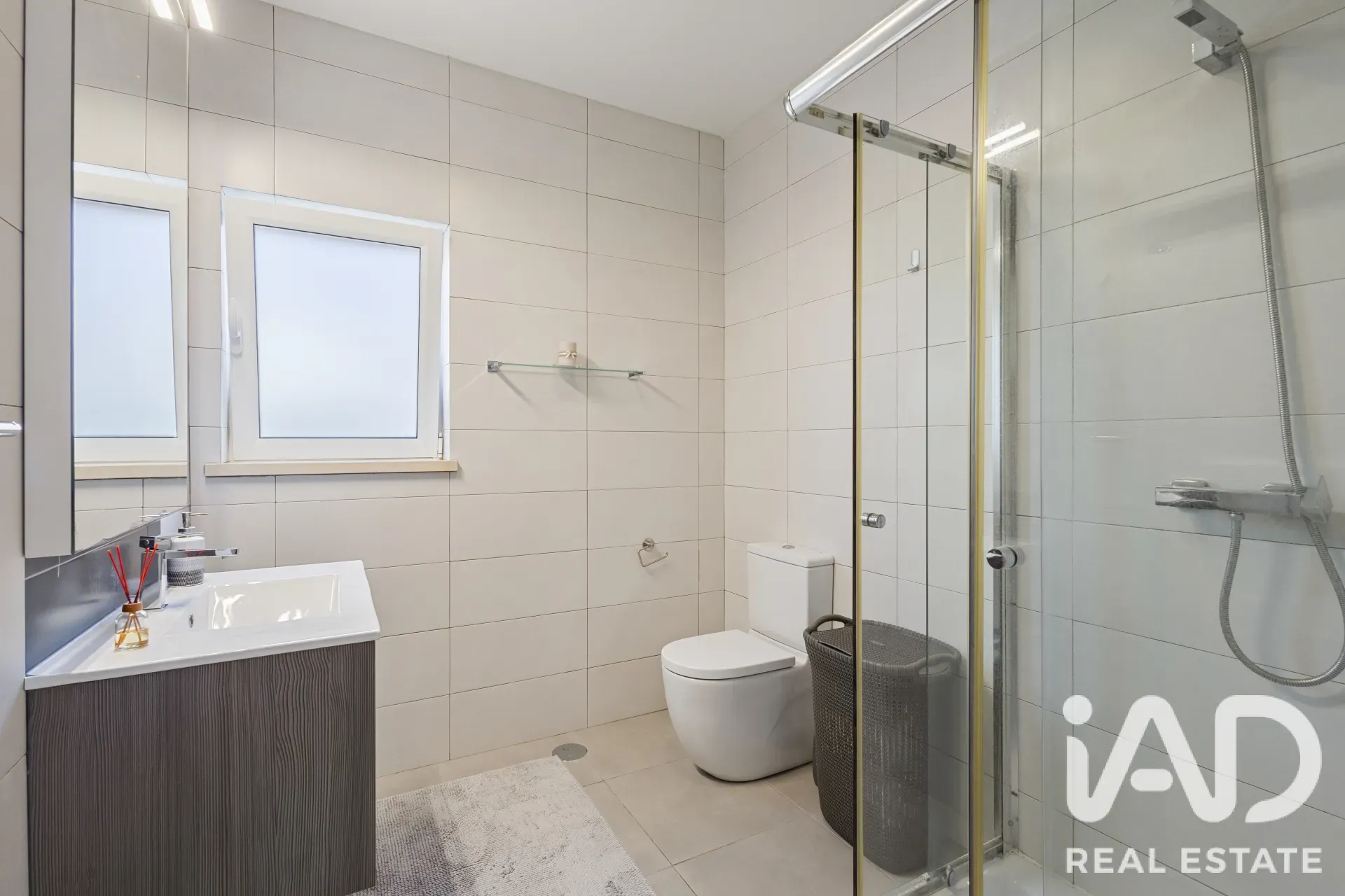 Contemporary 3-Bedroom House with Balcony and Parking in Cadaval, Portugal - View image 20 of 36