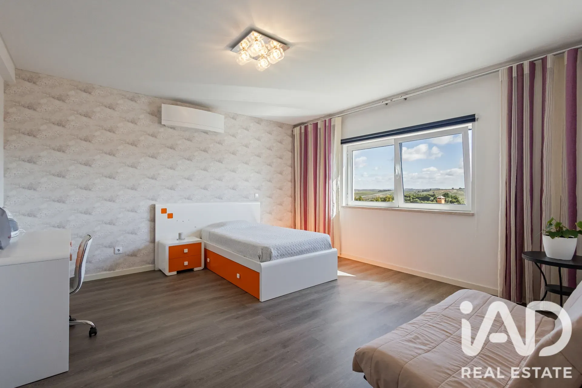 Contemporary 3-Bedroom House with Balcony and Parking in Cadaval, Portugal - View image 25 of 36