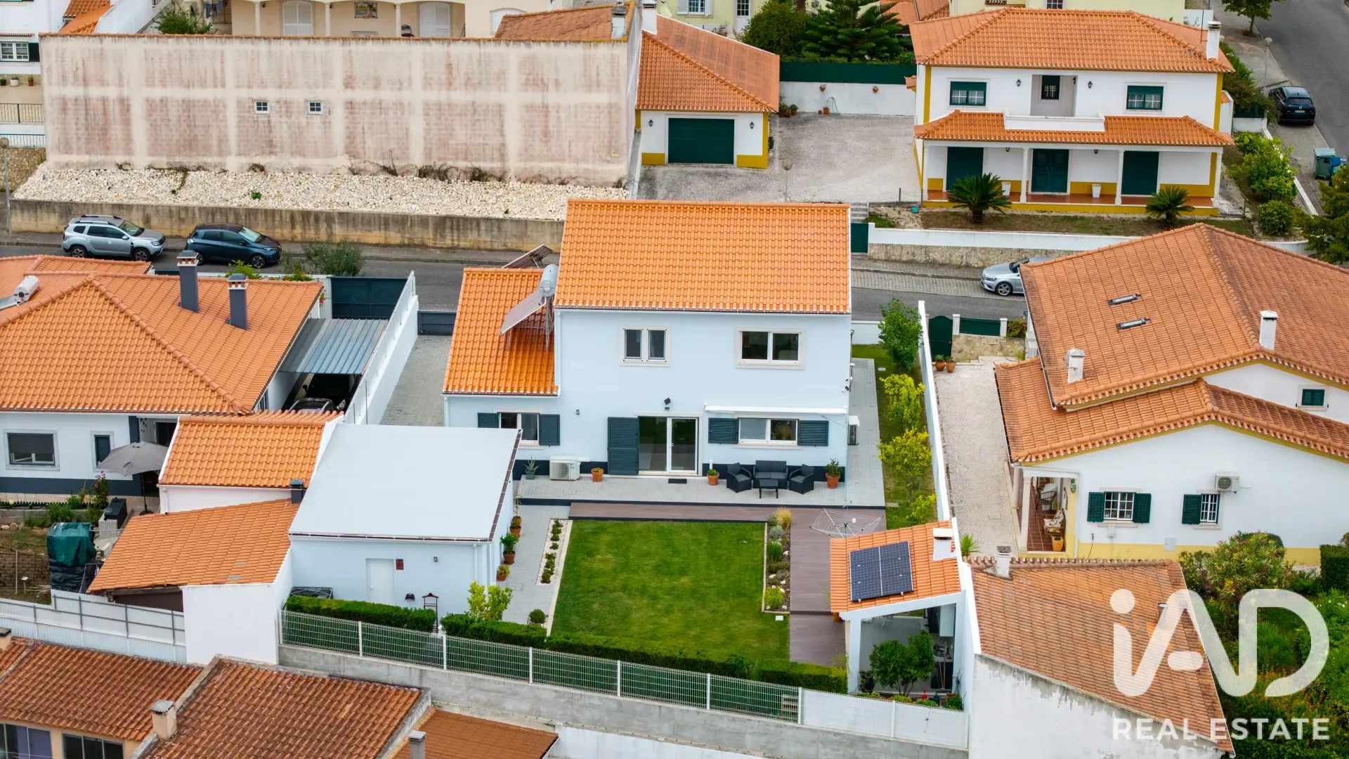 Contemporary 3-Bedroom House with Balcony and Parking in Cadaval, Portugal - View image 32 of 36
