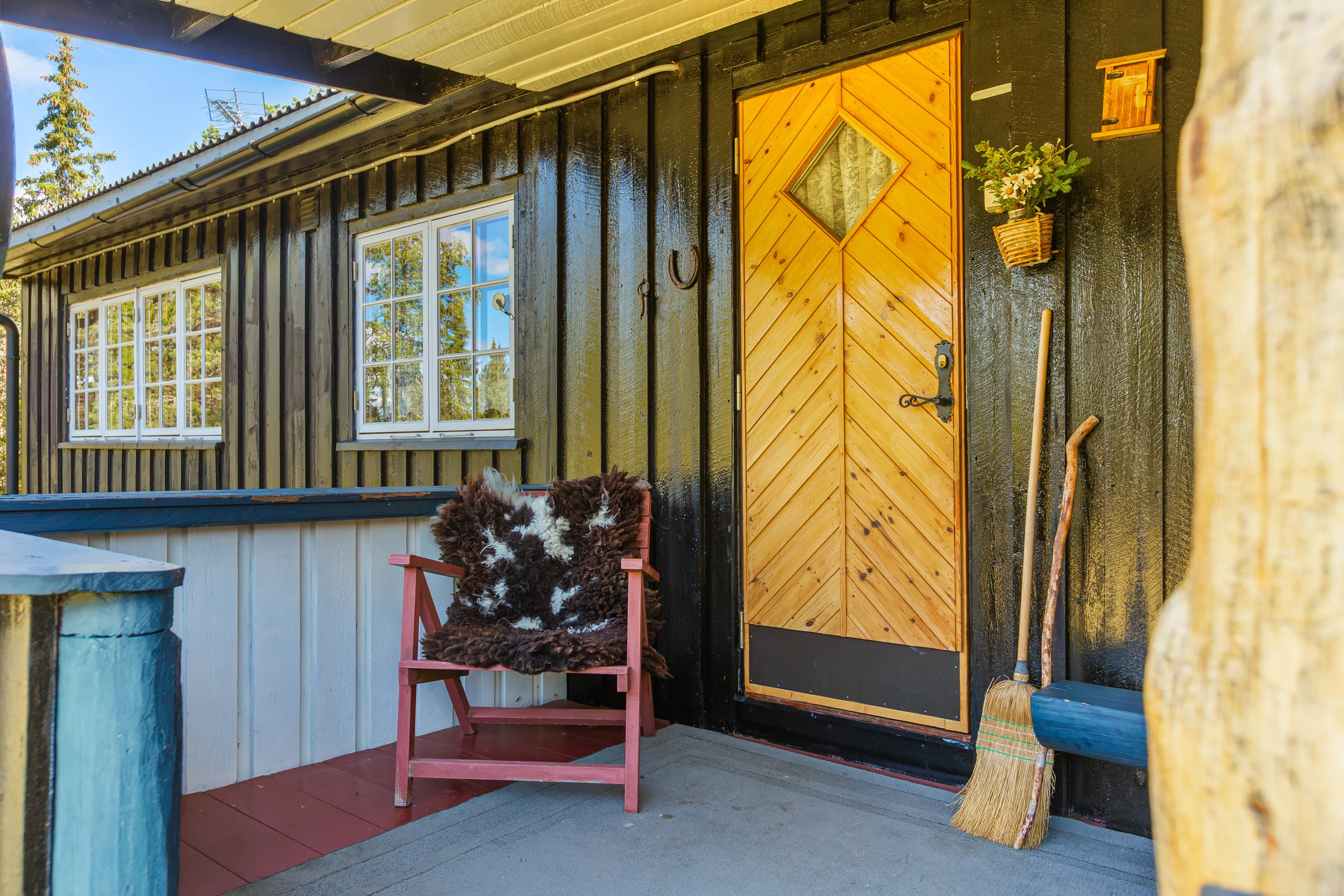 1970s Norwegian Cabin with Annex in Tisleidalen's Scenic Wilderness - Image 5