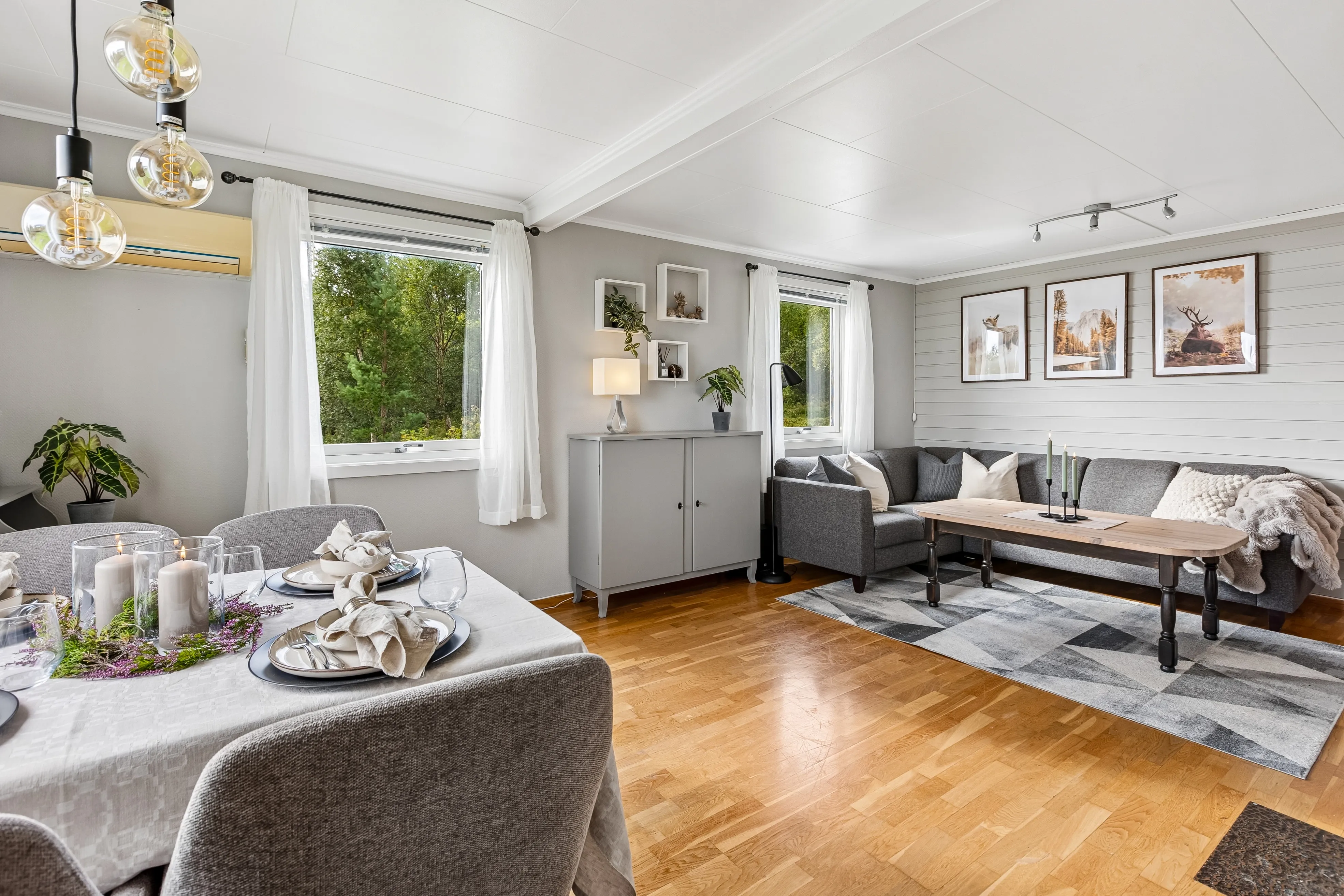 1920s Norwegian House with Sea View and Expansive Grounds in Lensvik - View image 7 of 43