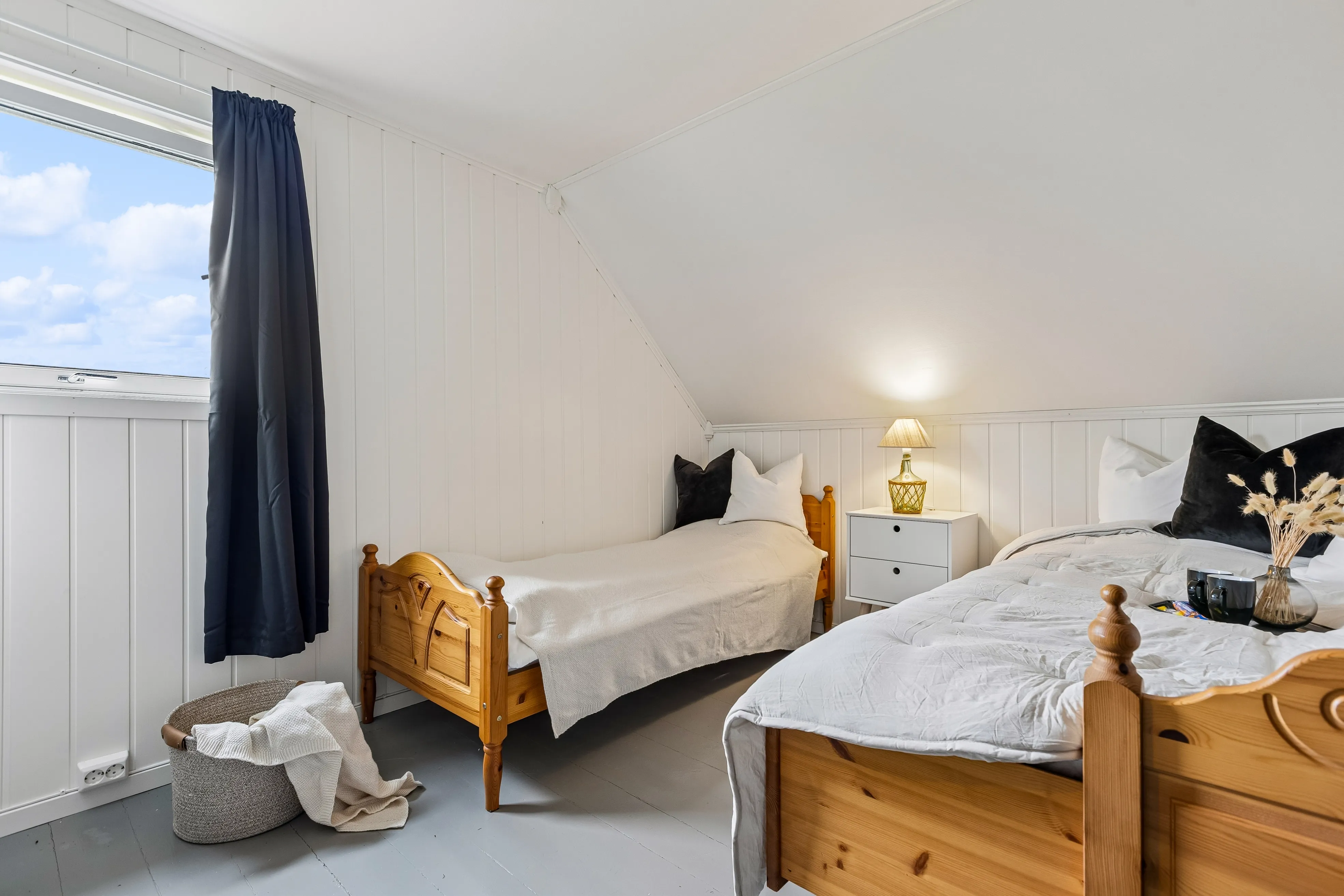 1920s Norwegian House with Sea View and Expansive Grounds in Lensvik - View image 28 of 43
