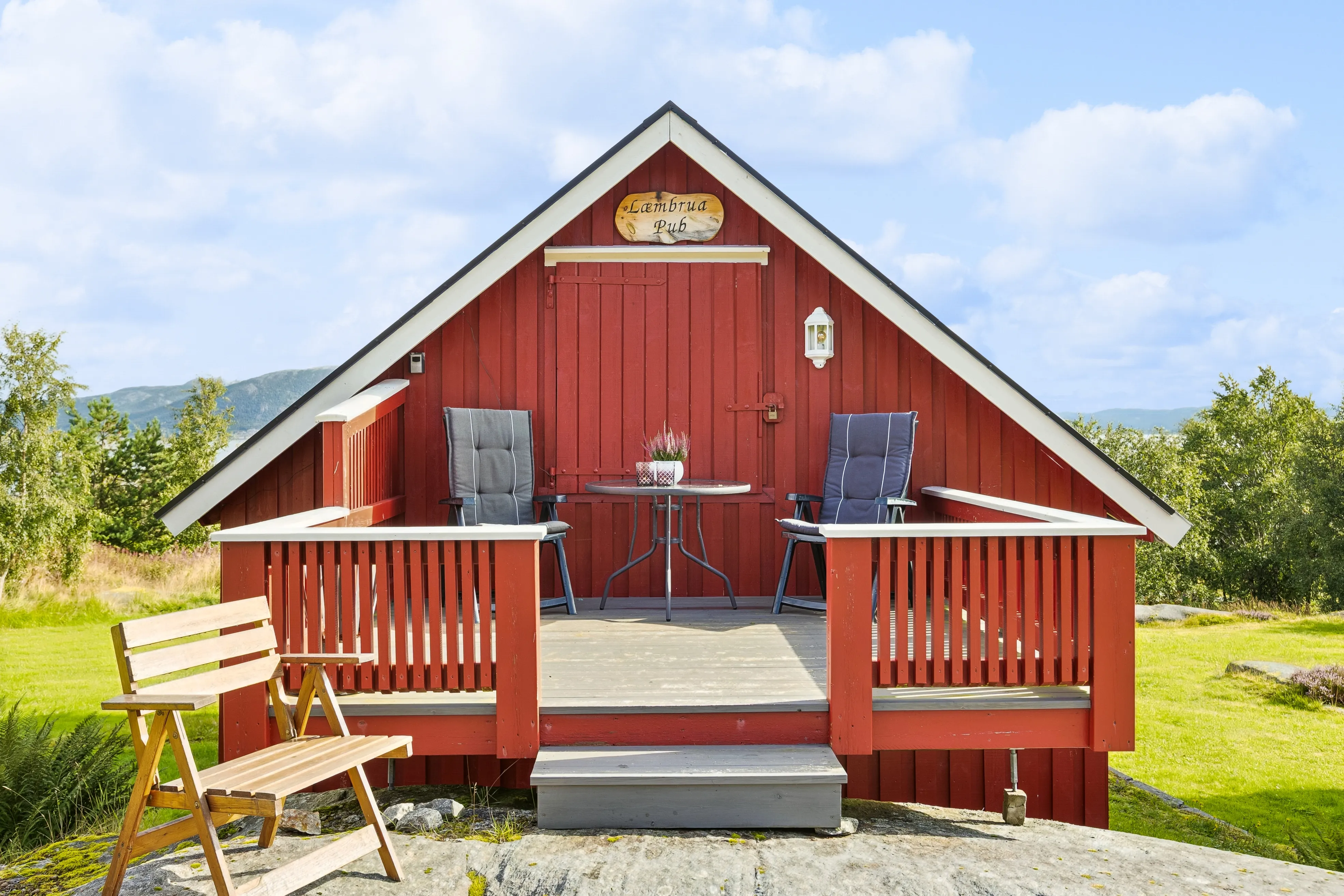 1920s Norwegian House with Sea View and Expansive Grounds in Lensvik - View image 33 of 43