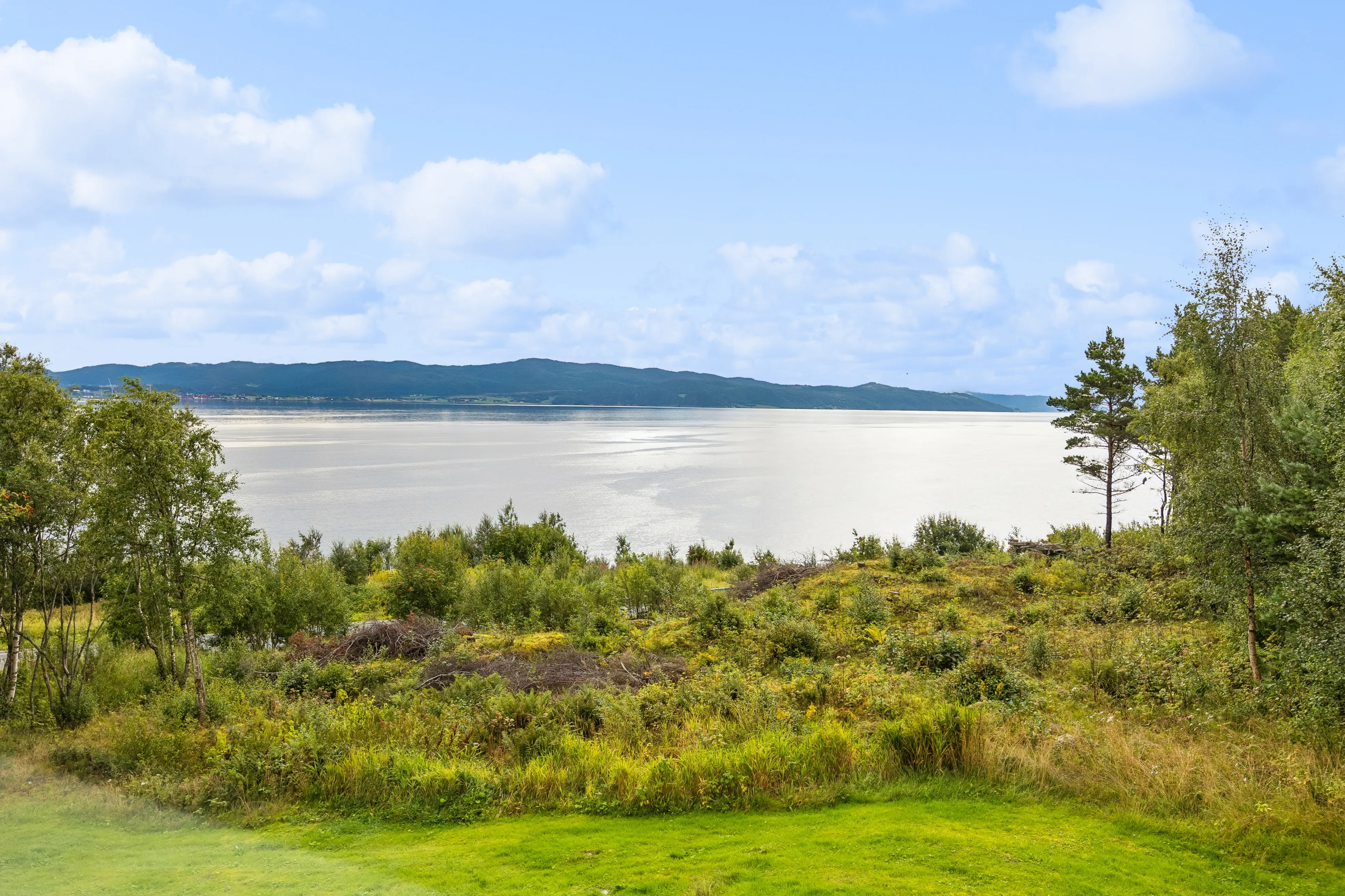 1920s Norwegian House with Sea View and Expansive Grounds in Lensvik - View image 42 of 43