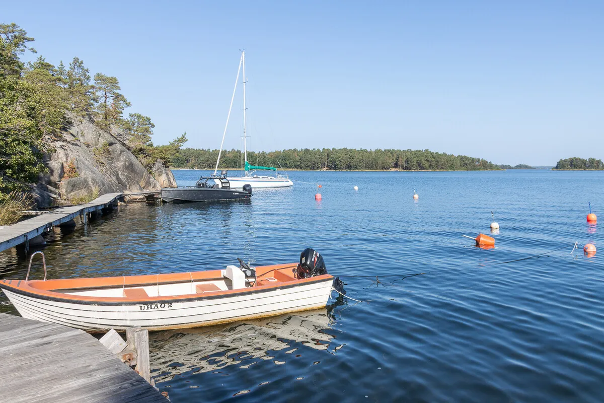 1980s Swedish Archipelago House with Expansive Gardens and Terrace - View image 8 of 64