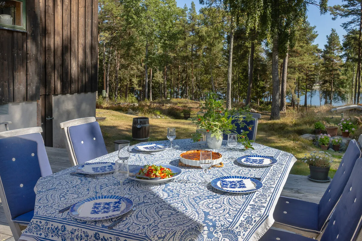 1980s Swedish Archipelago House with Expansive Gardens and Terrace - View image 21 of 64