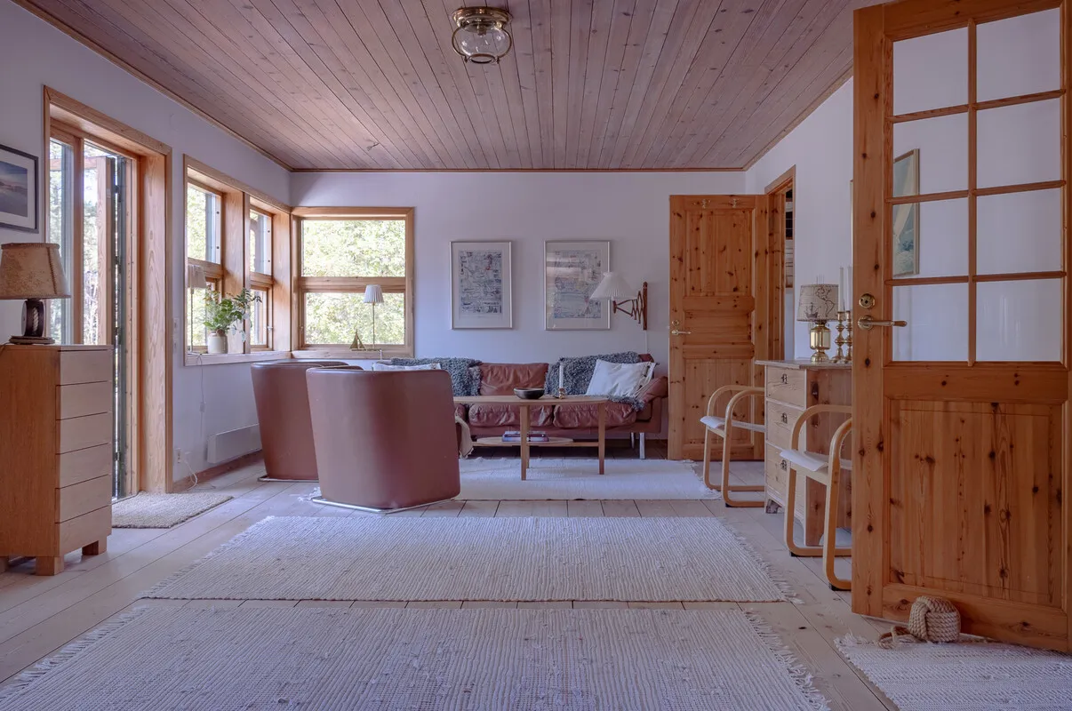 1980s Swedish Archipelago House with Expansive Gardens and Terrace - View image 25 of 64